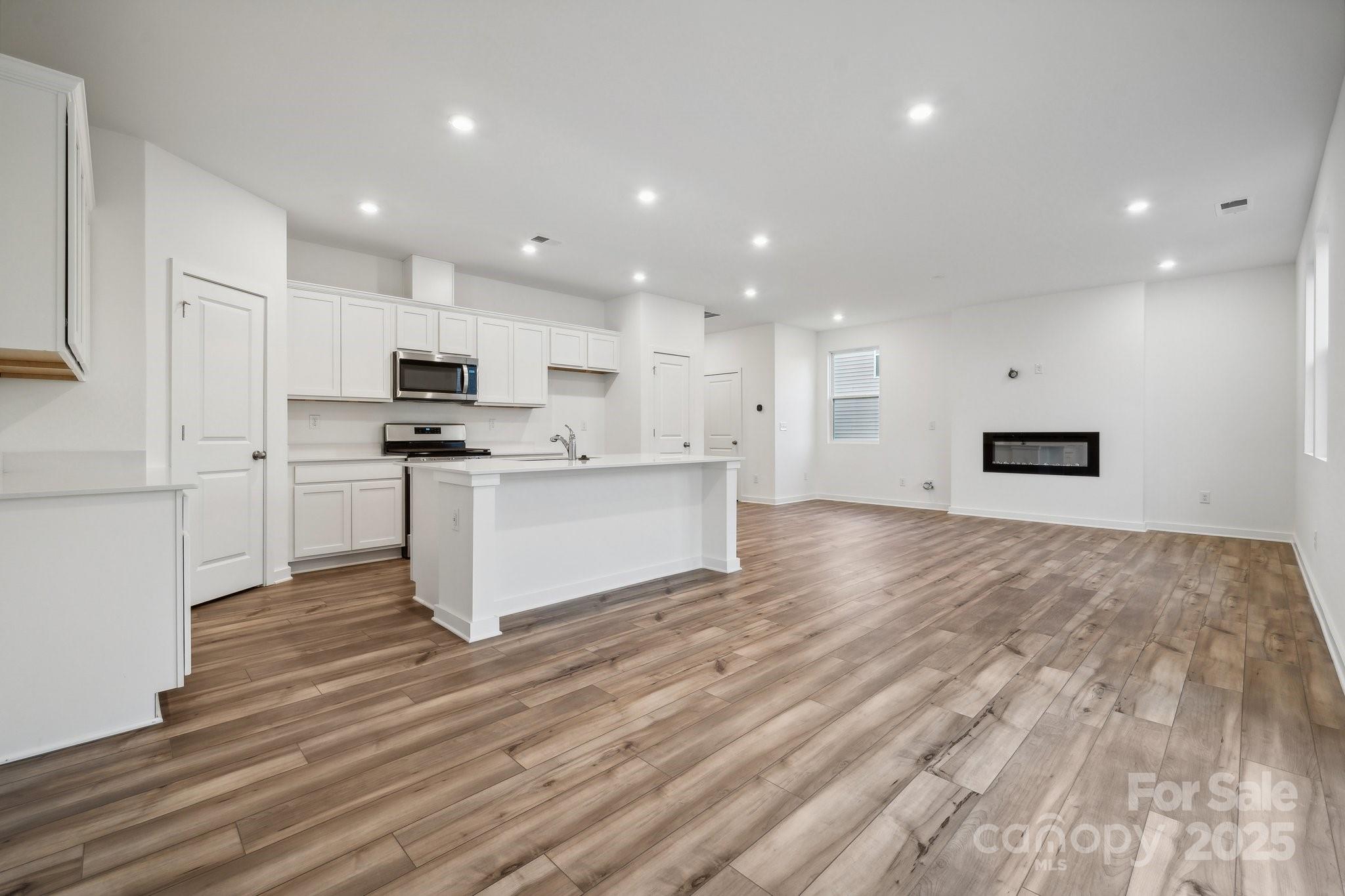 270 Bezelle Avenue Property Photo 9