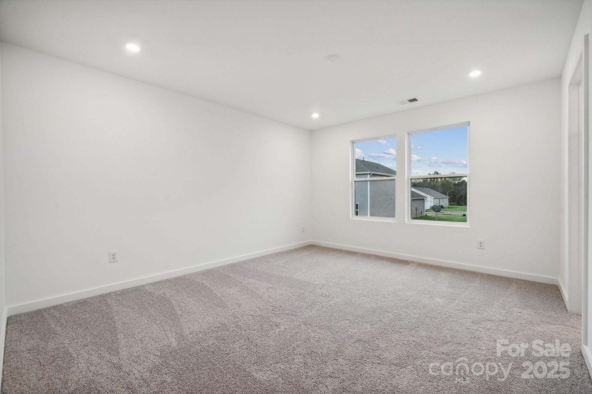 270 Bezelle Avenue Property Photo 12