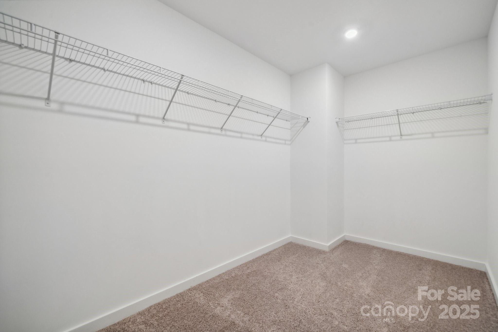 270 Bezelle Avenue Property Photo 15