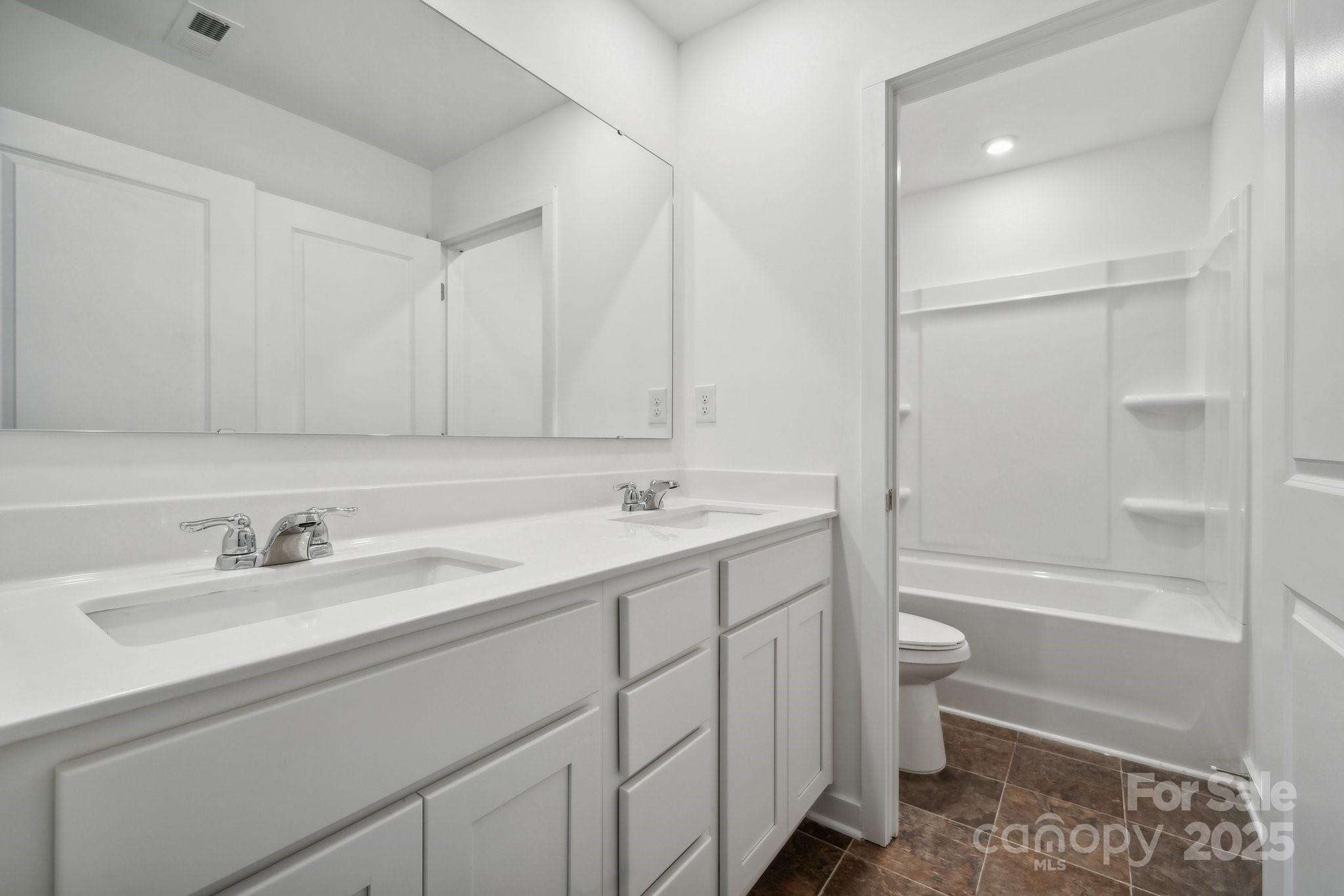 270 Bezelle Avenue Property Photo 17
