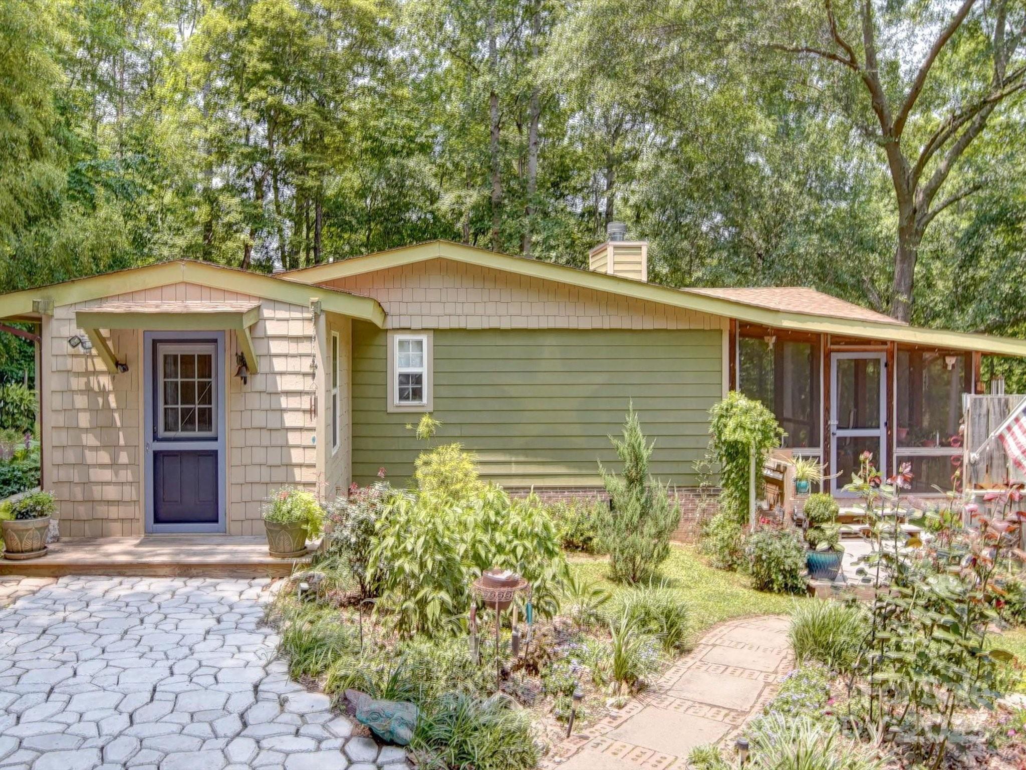 157 Old Hearth Road Property Photo 1