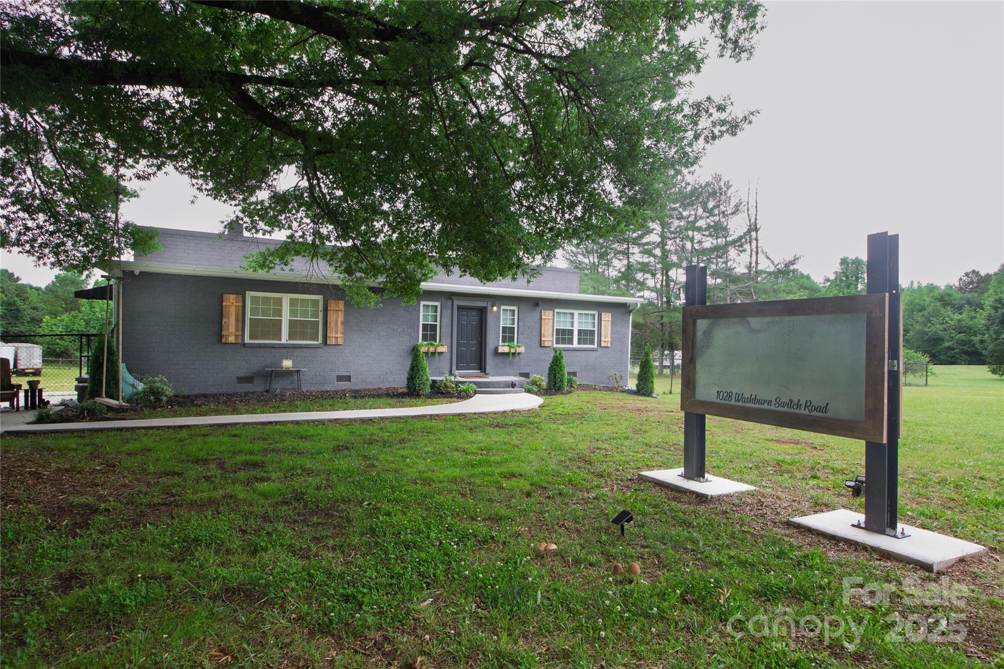1028 Washburn Switch Road Property Photo