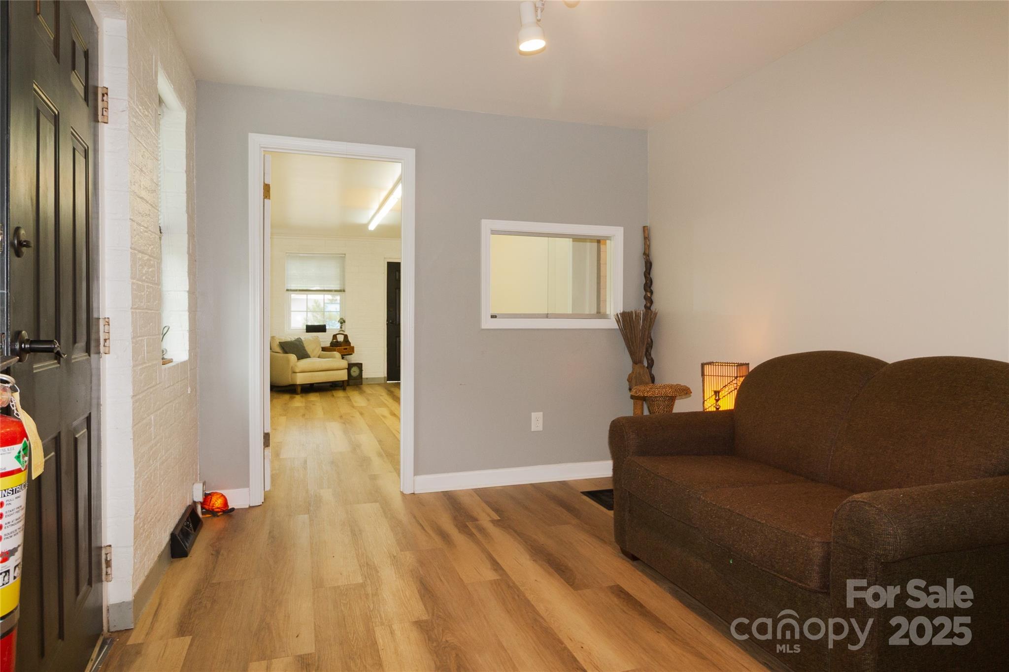 1028 Washburn Switch Road Property Photo 7