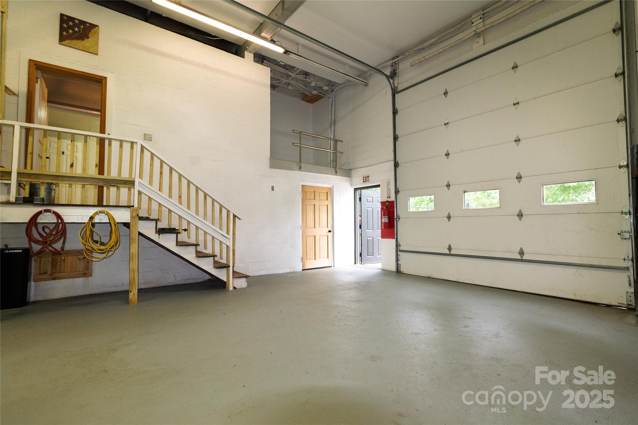 1028 Washburn Switch Road Property Photo 12