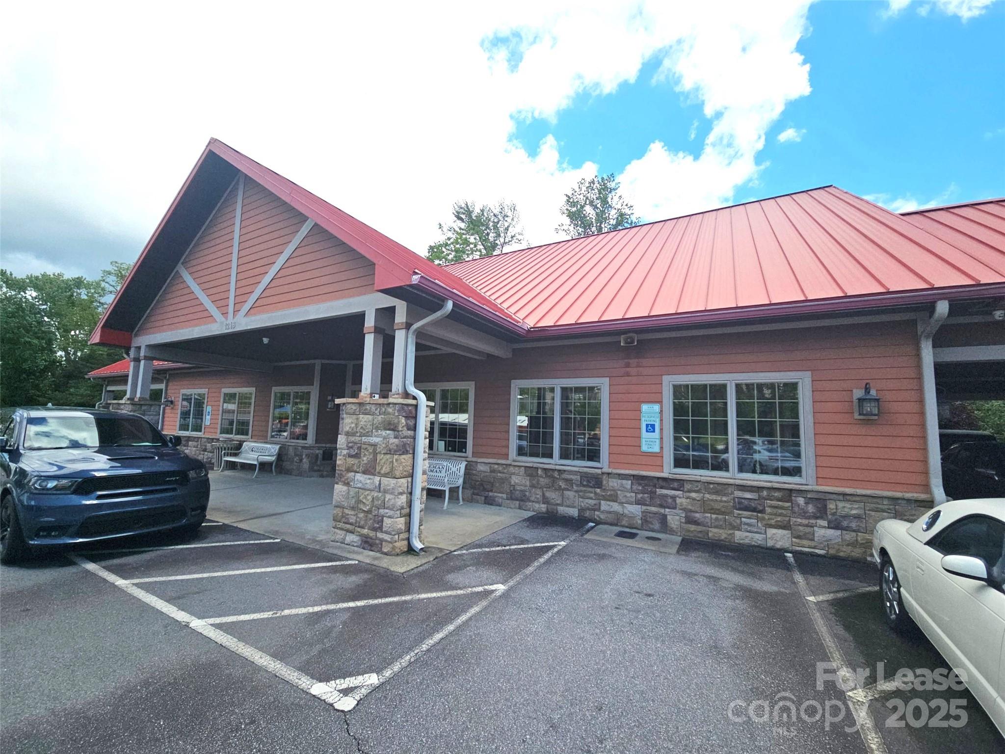 1216 Asheville Highway Property Photo 1