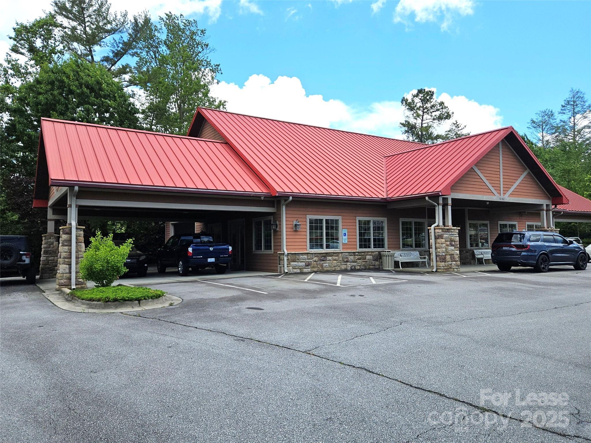 1216 Asheville Highway Property Photo 3