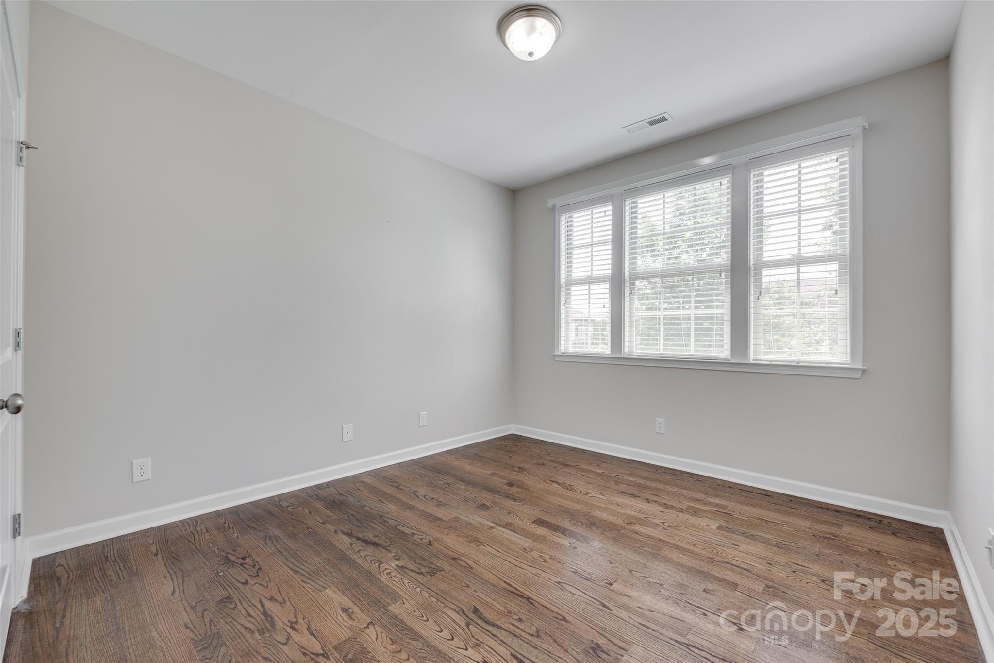 2785 Disney Place Property Photo 27