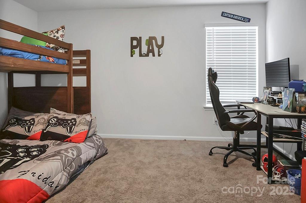 2013 Eastway Drive Property Photo 24