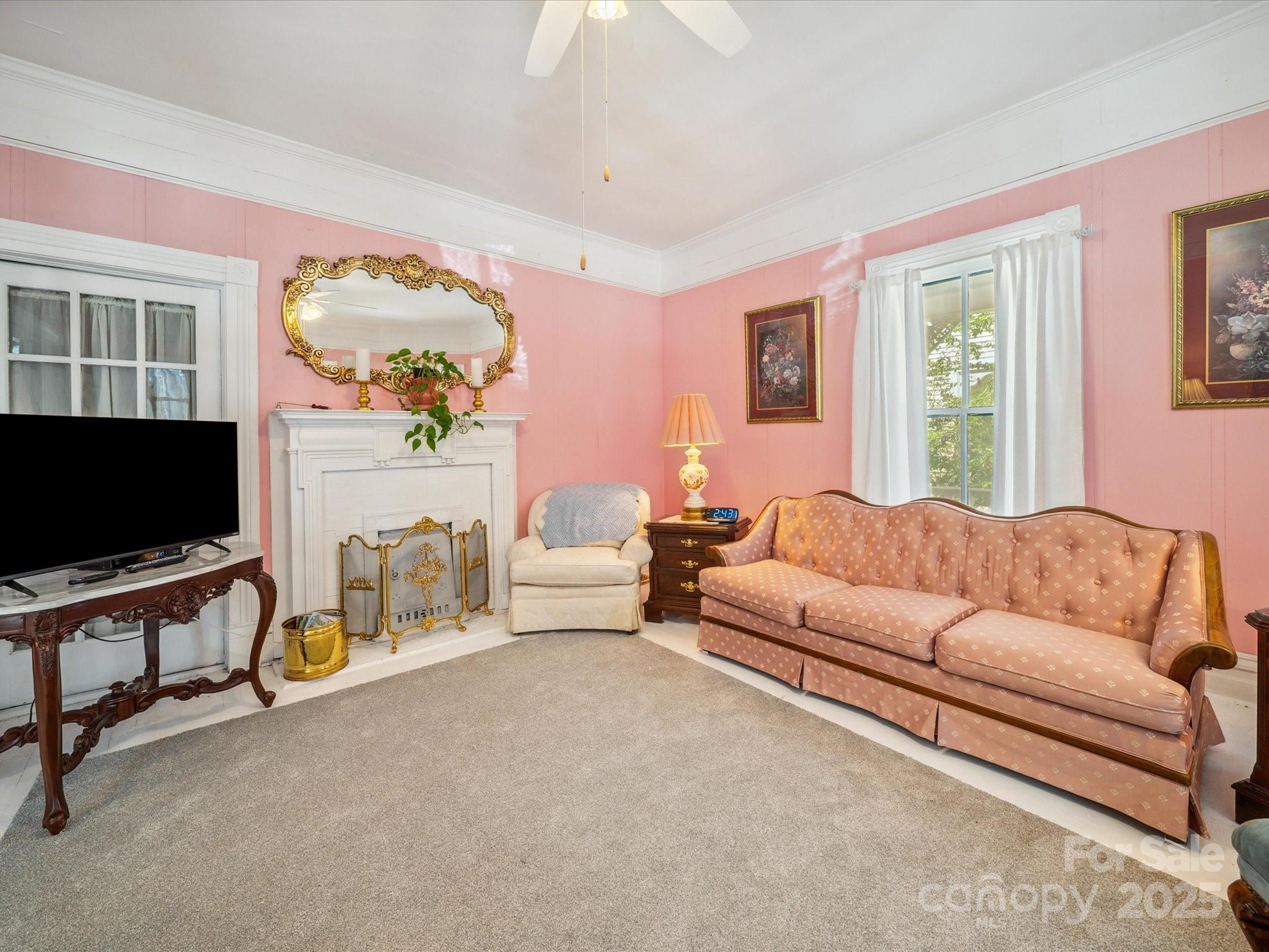 408 S Ellis Street Property Photo 5