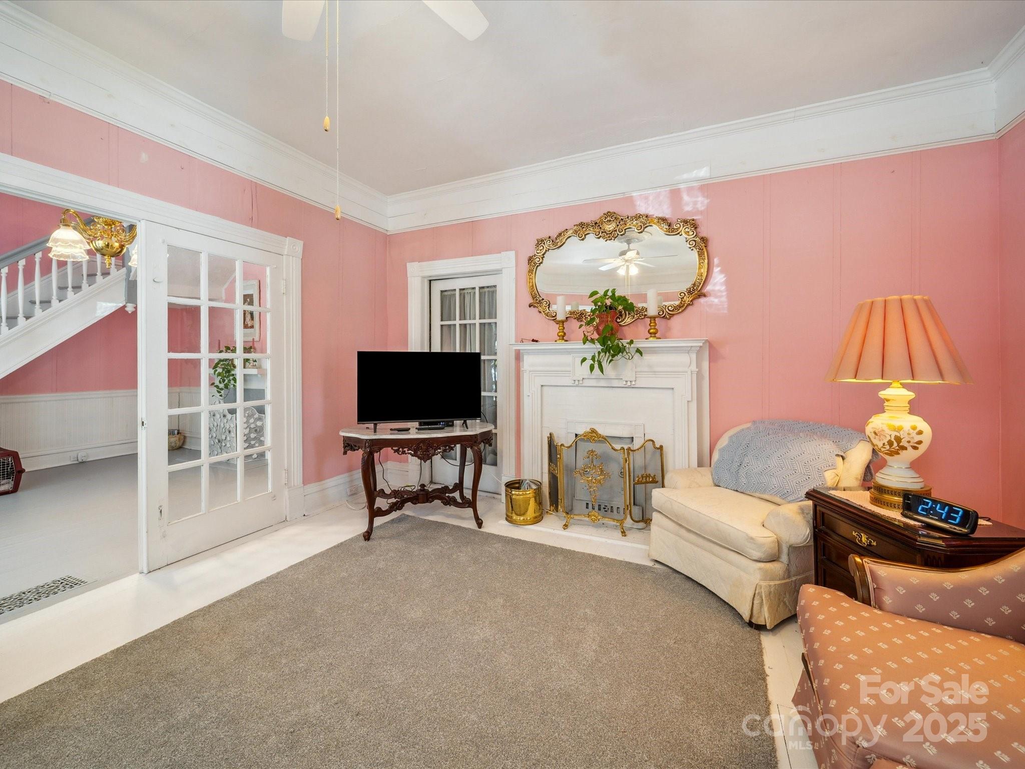 408 S Ellis Street Property Photo 6