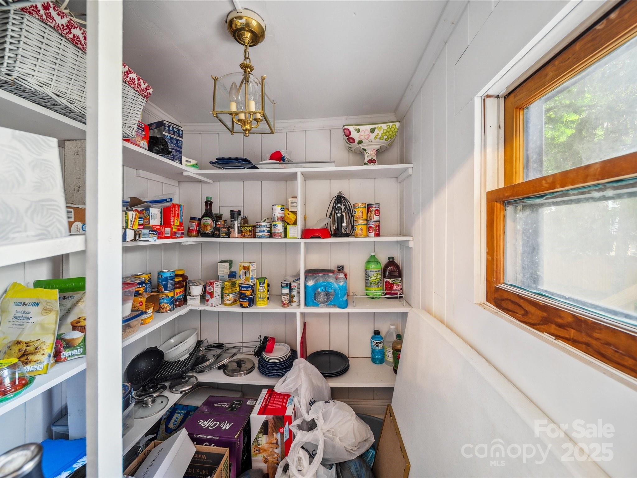 408 S Ellis Street Property Photo 15