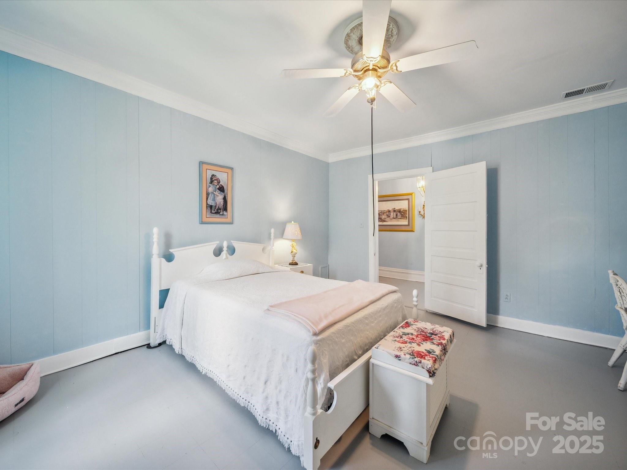 408 S Ellis Street Property Photo 22