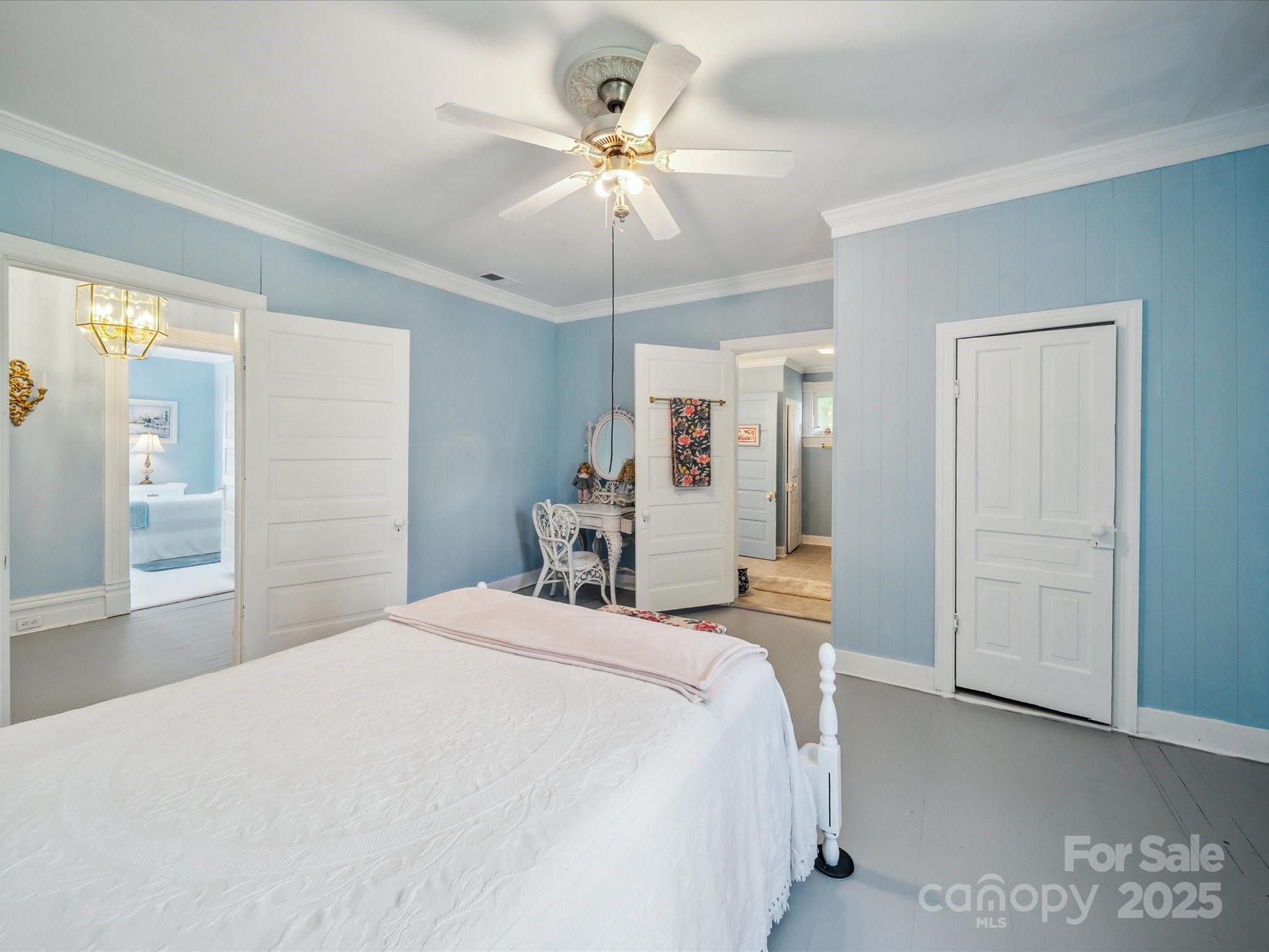 408 S Ellis Street Property Photo 27