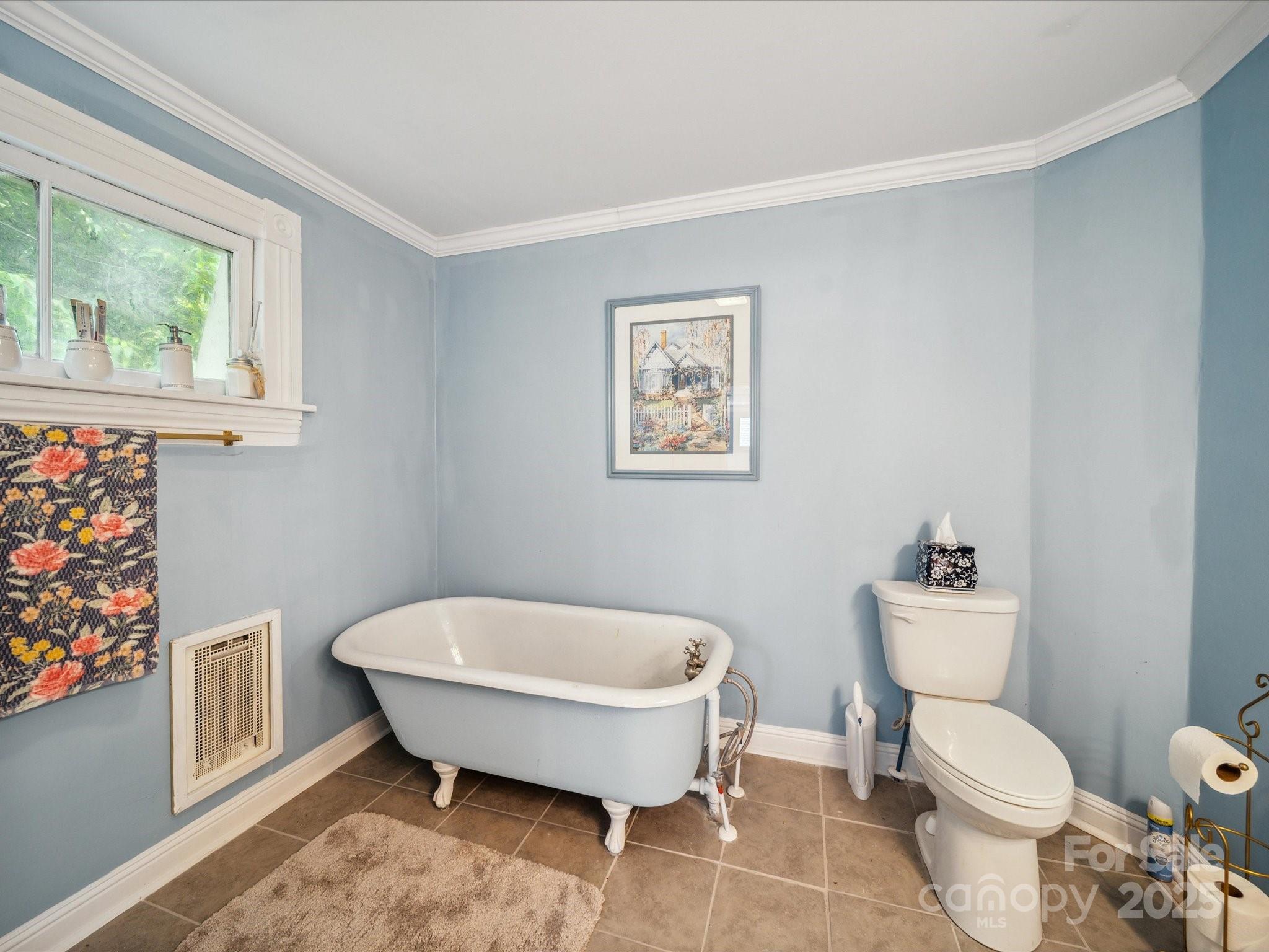 408 S Ellis Street Property Photo 32