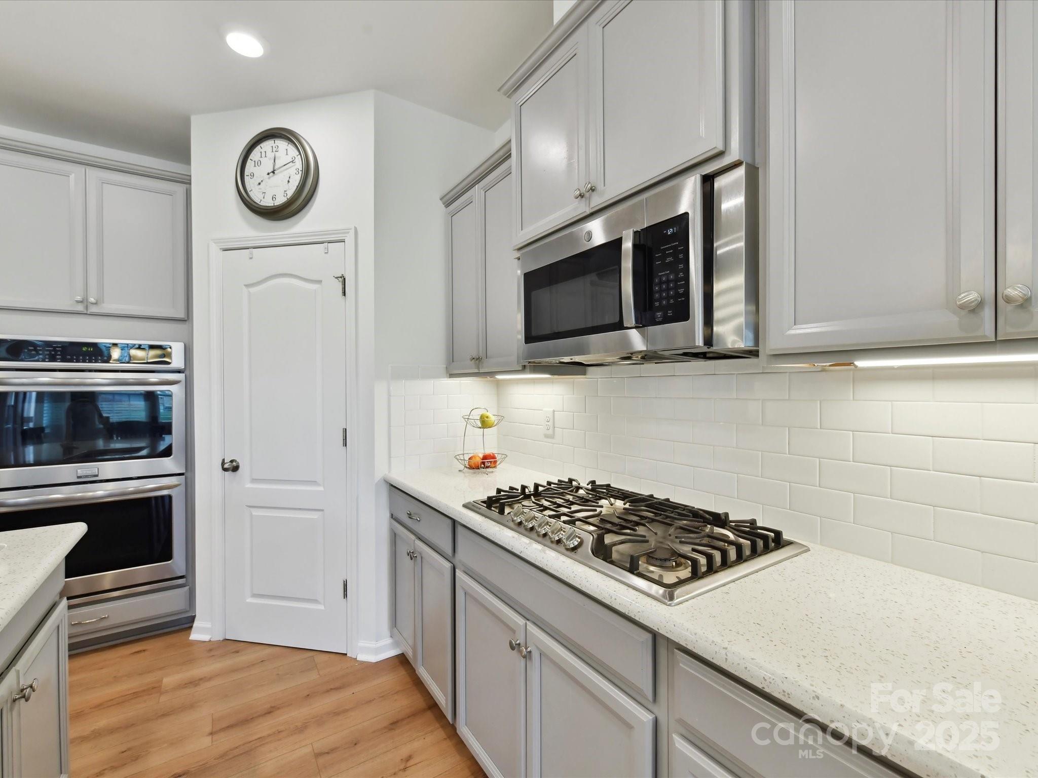 200 Sweet Briar Drive Property Photo 12
