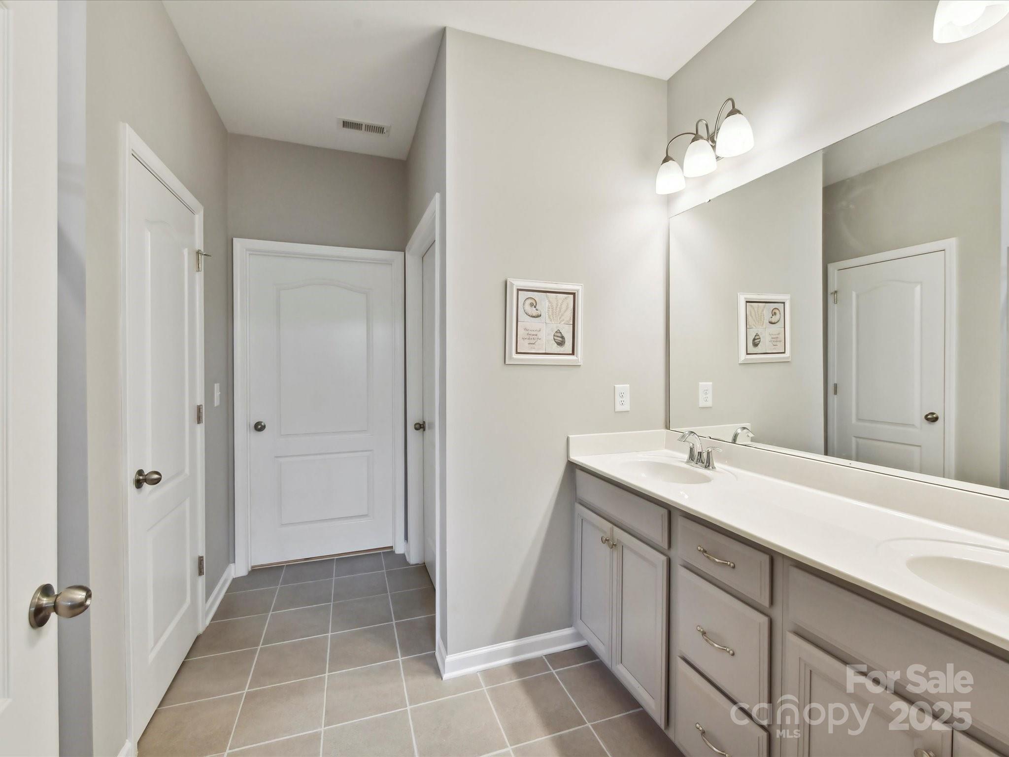200 Sweet Briar Drive Property Photo 19