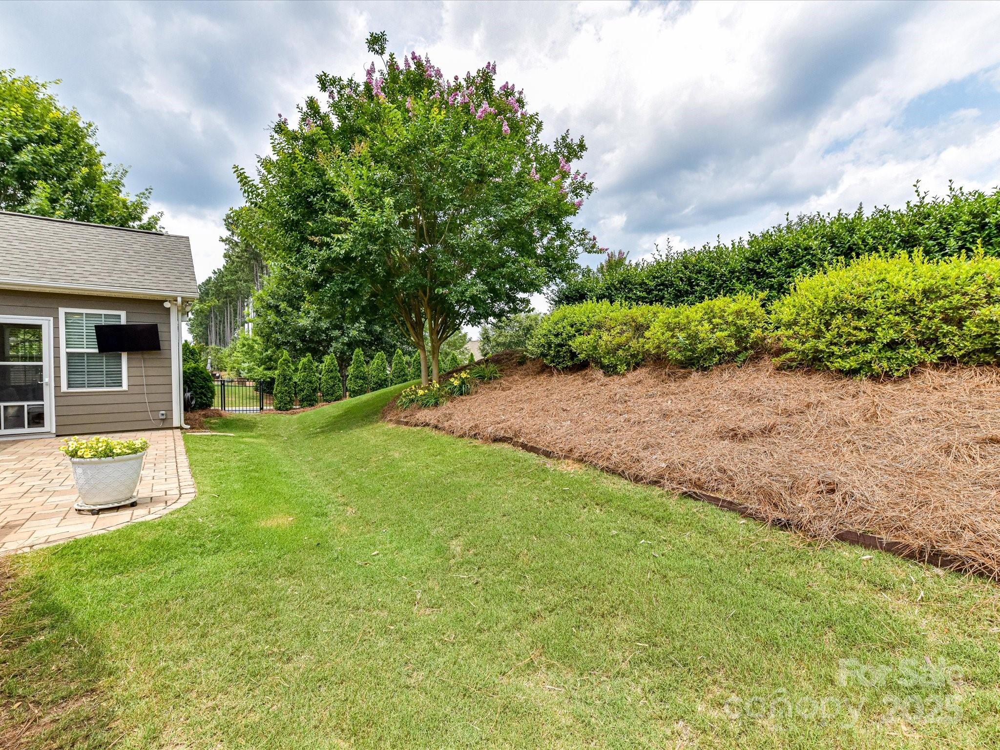 200 Sweet Briar Drive Property Photo 32