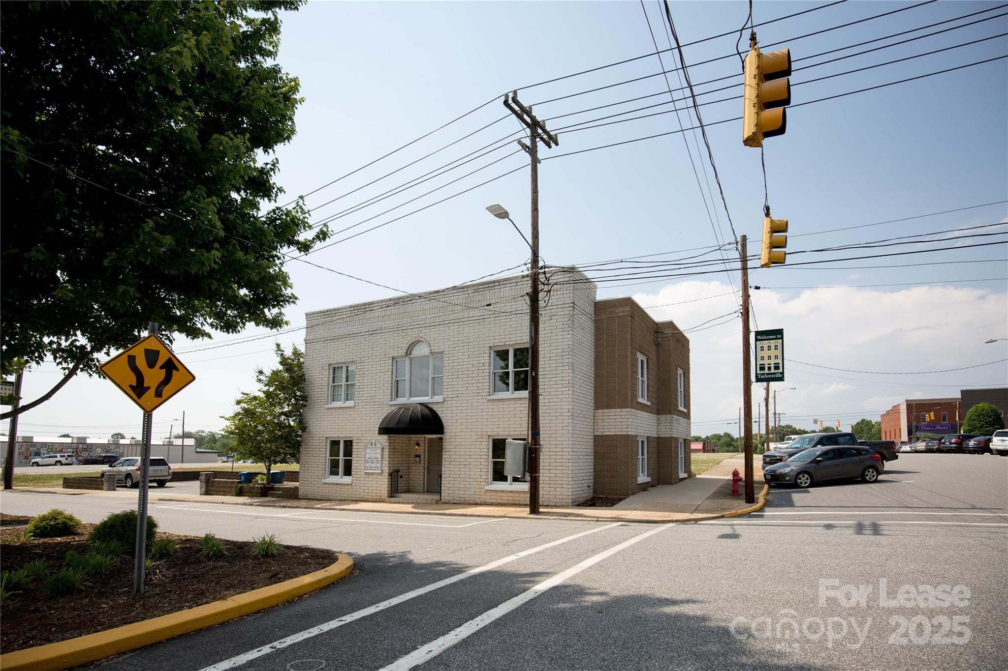 214 Main Avenue Drive Property Photo 1