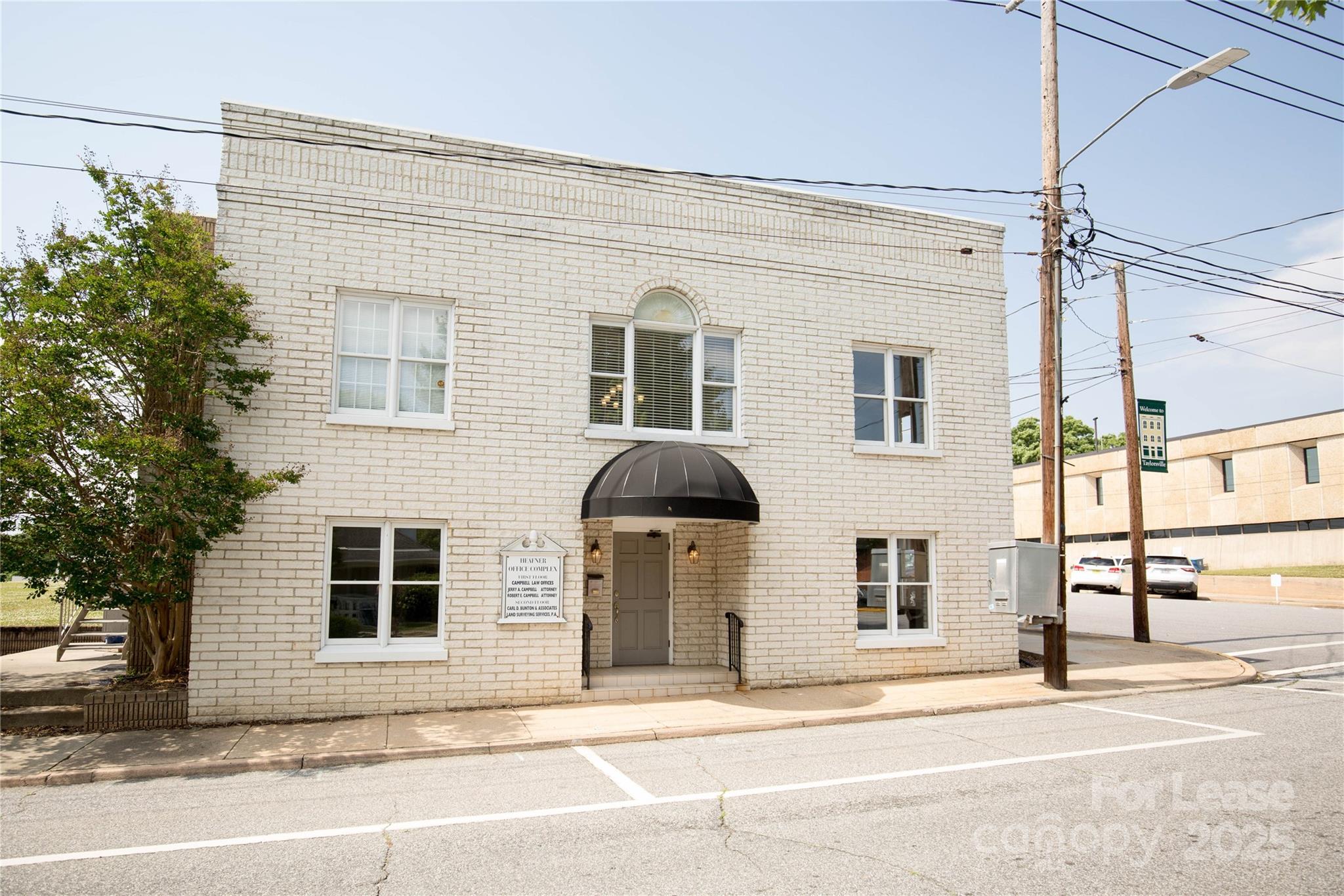 214 Main Avenue Drive Property Photo 4