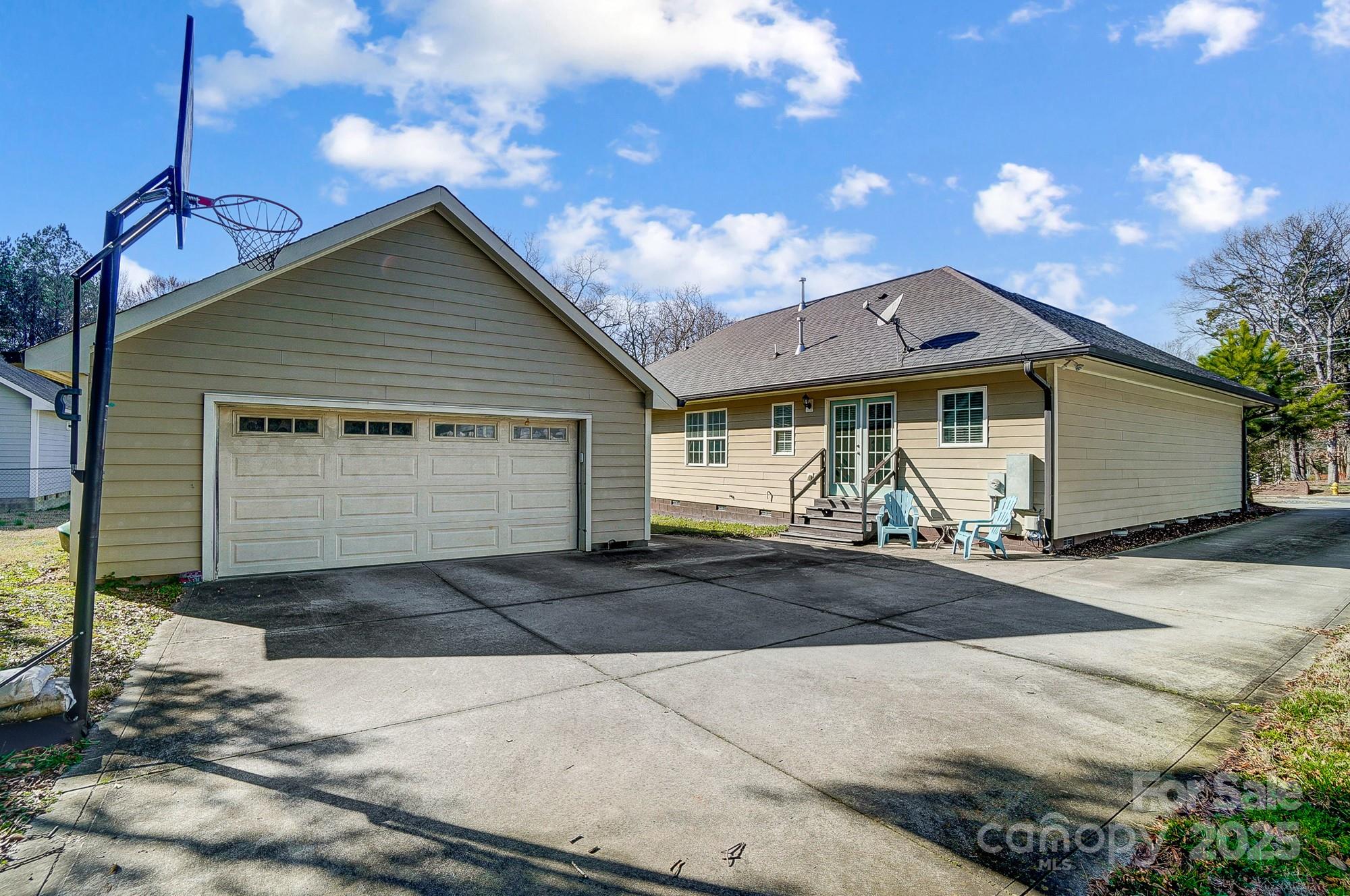 6618 Alexander Road Property Photo 32