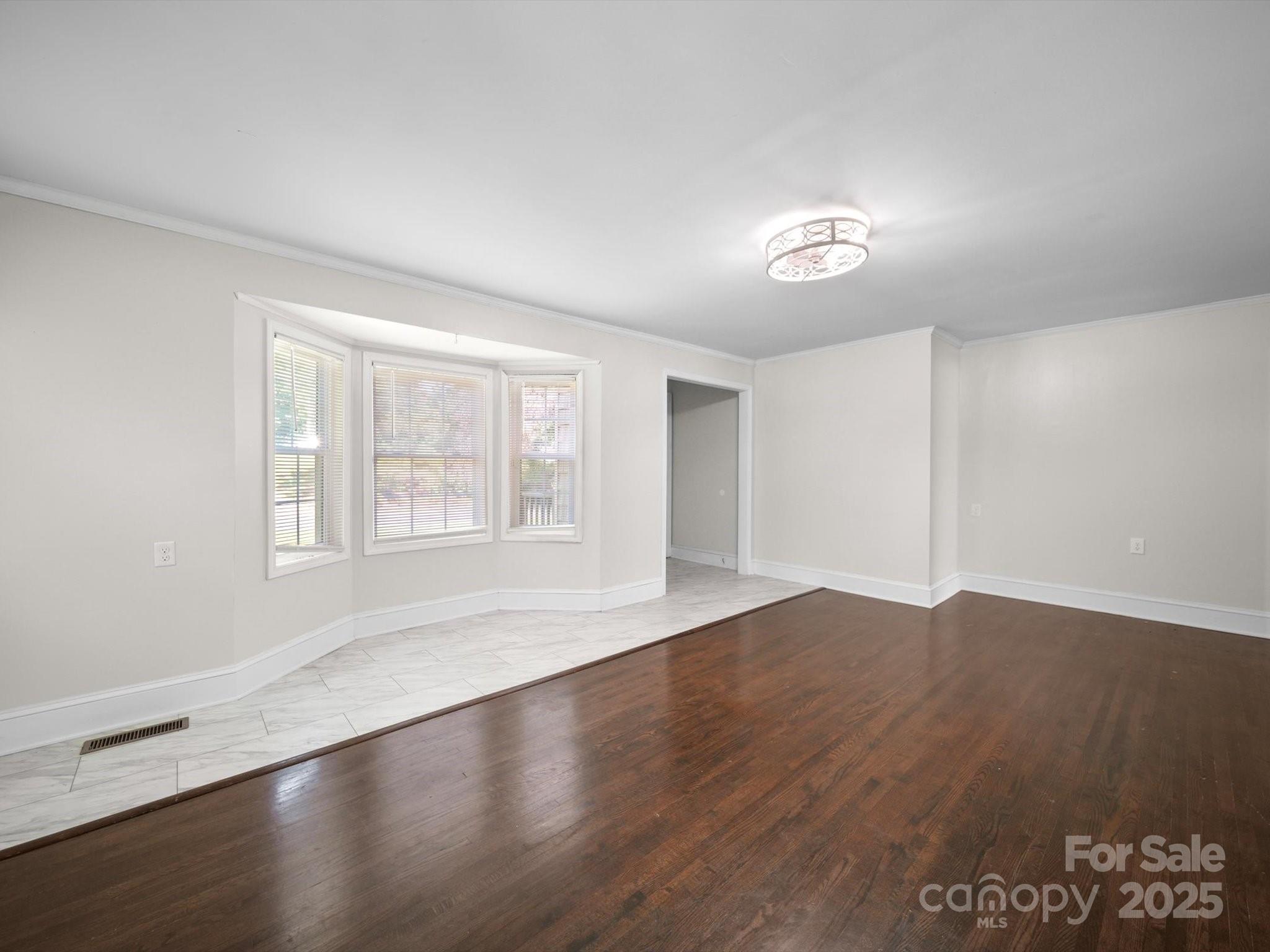 322 Peachtree Street Property Photo 5