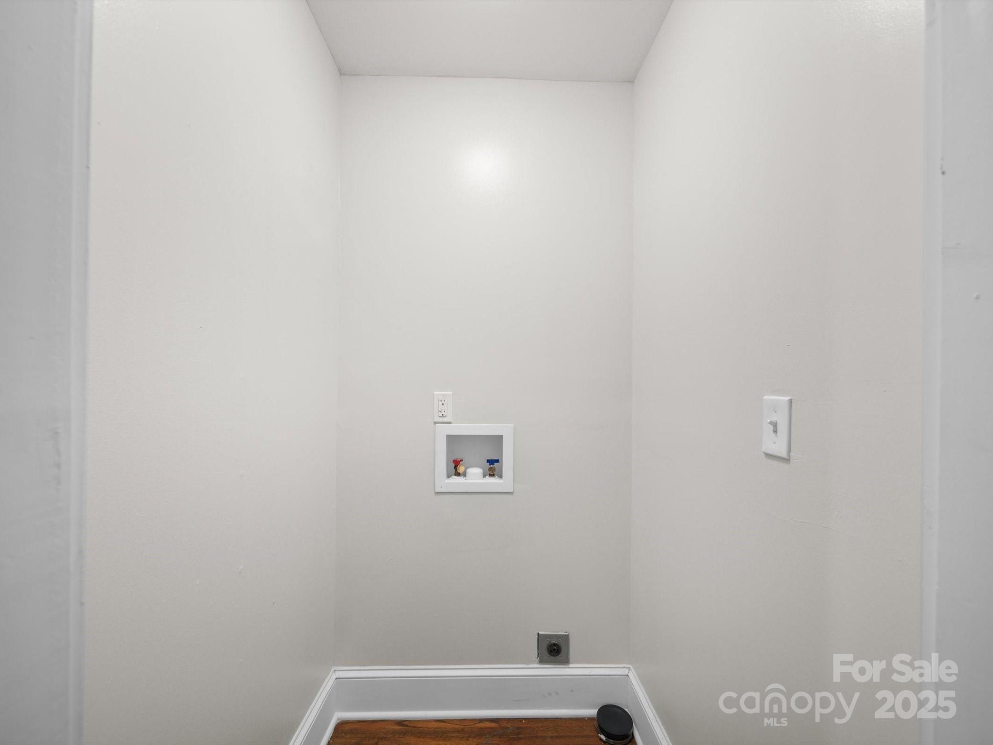 322 Peachtree Street Property Photo 7