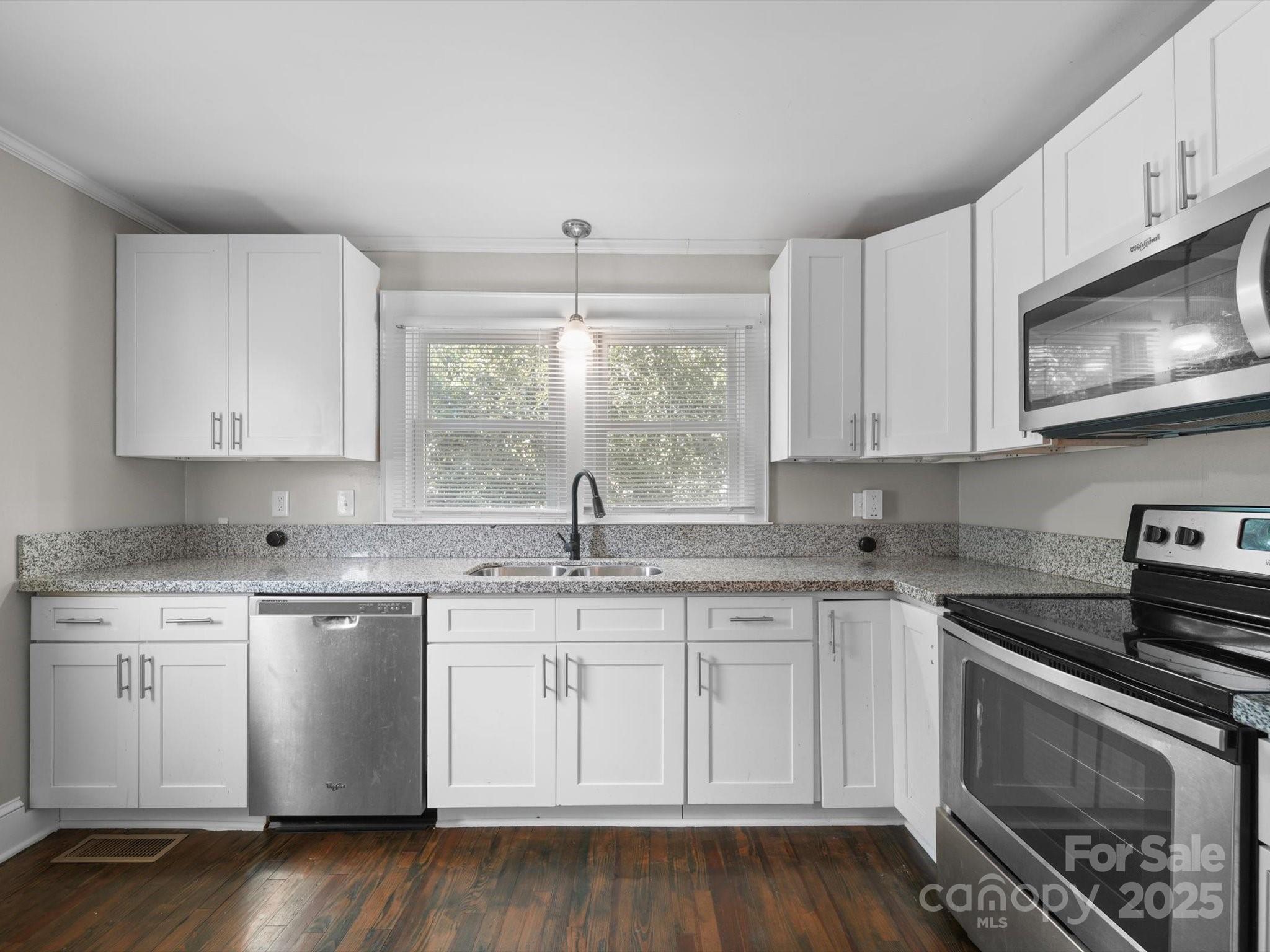 322 Peachtree Street Property Photo 8