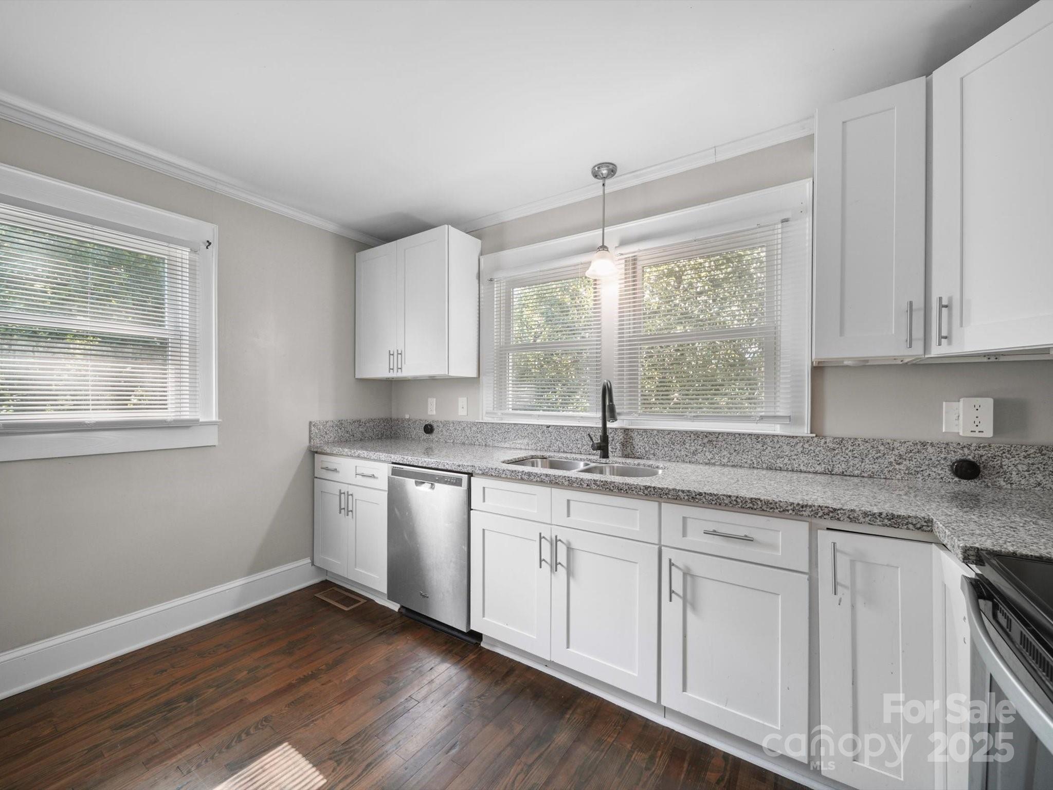 322 Peachtree Street Property Photo 9