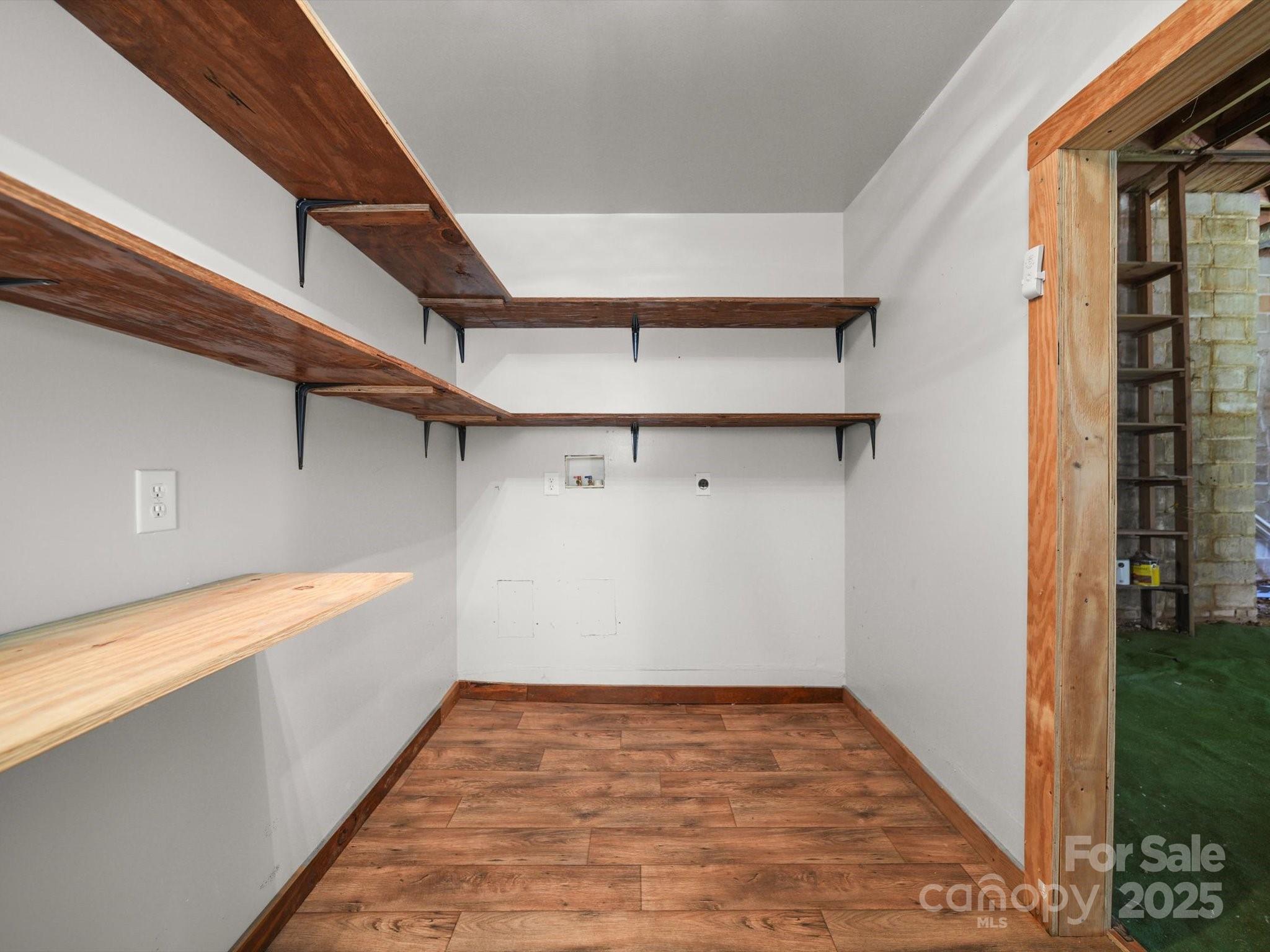 322 Peachtree Street Property Photo 21