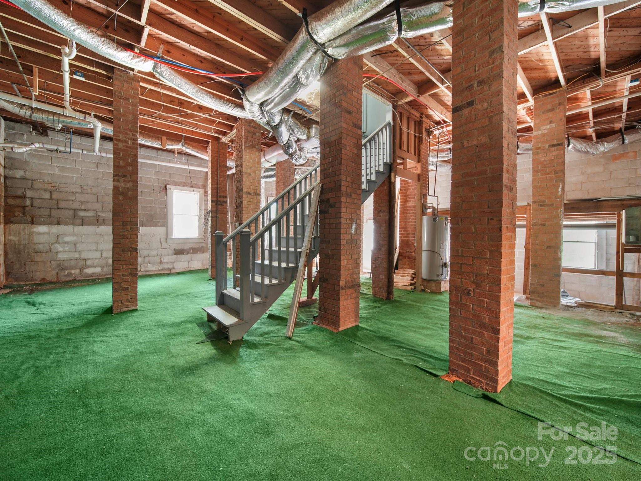 322 Peachtree Street Property Photo 22