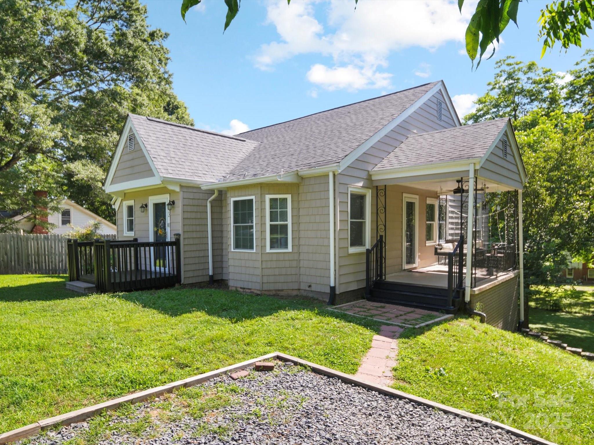 322 Peachtree Street Property Photo 23