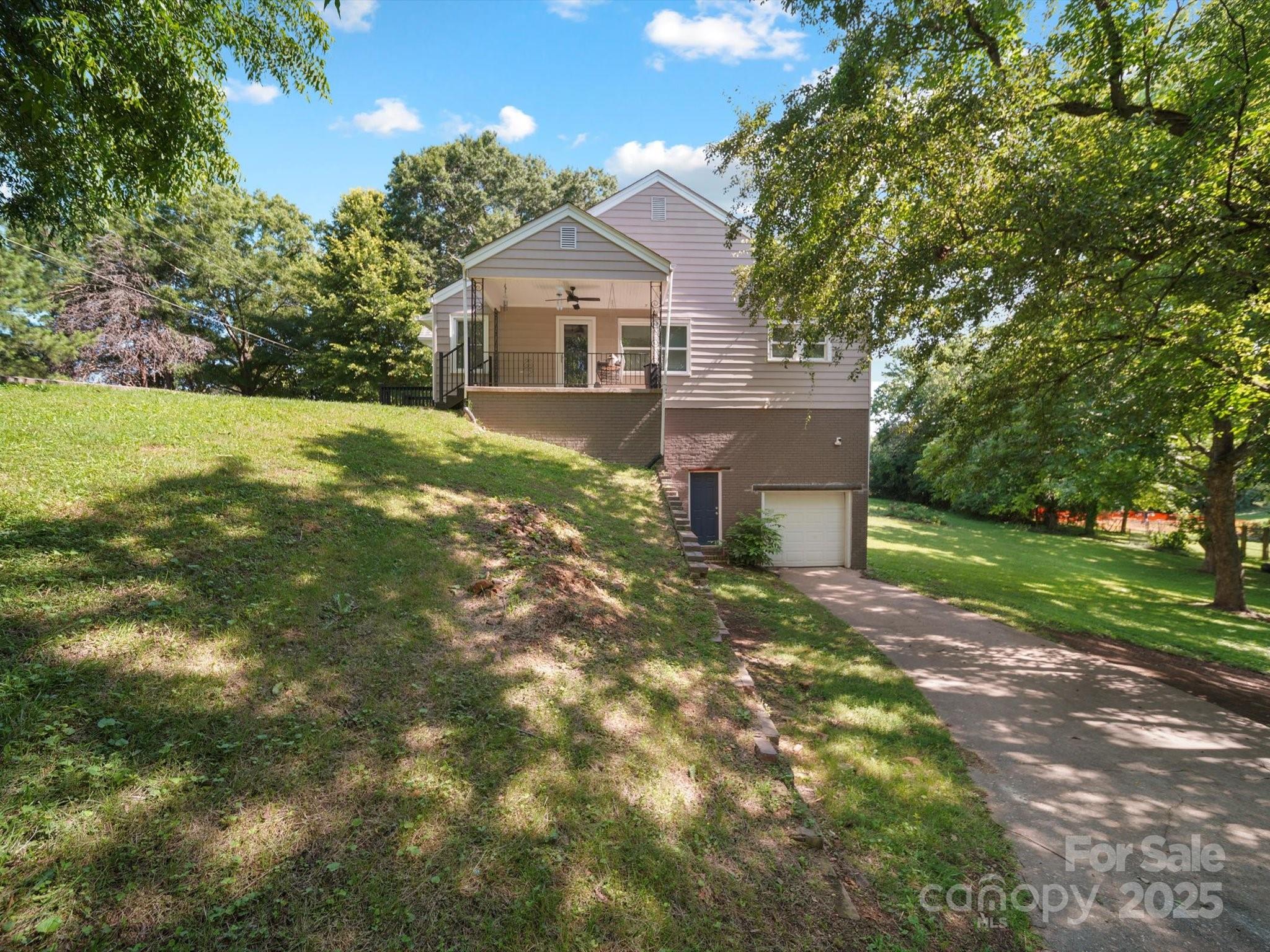 322 Peachtree Street Property Photo 27