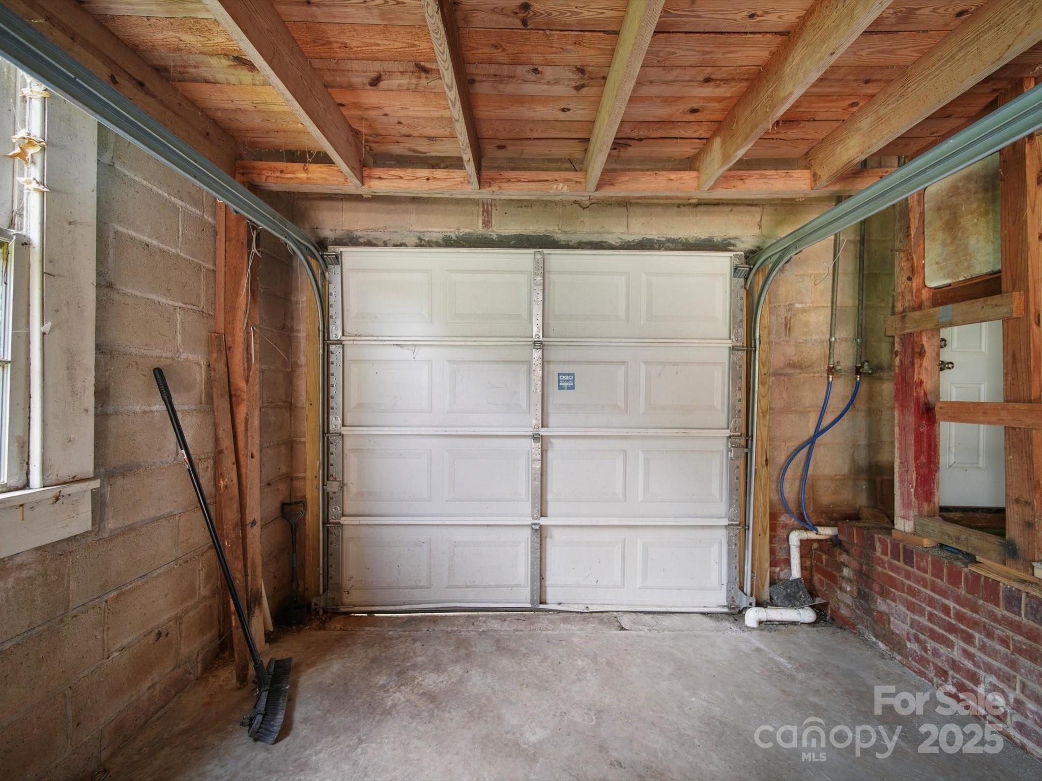 322 Peachtree Street Property Photo 28