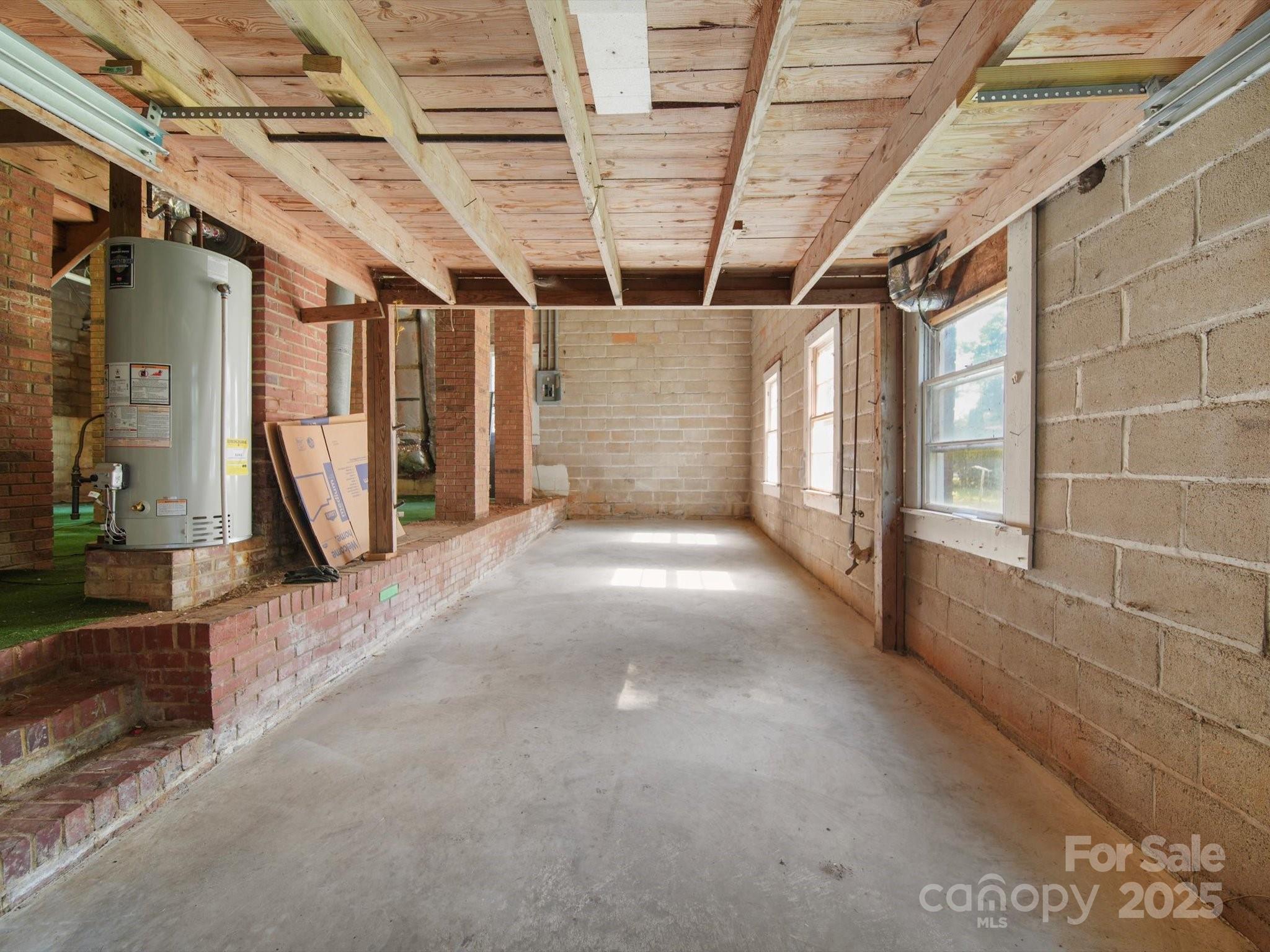 322 Peachtree Street Property Photo 29