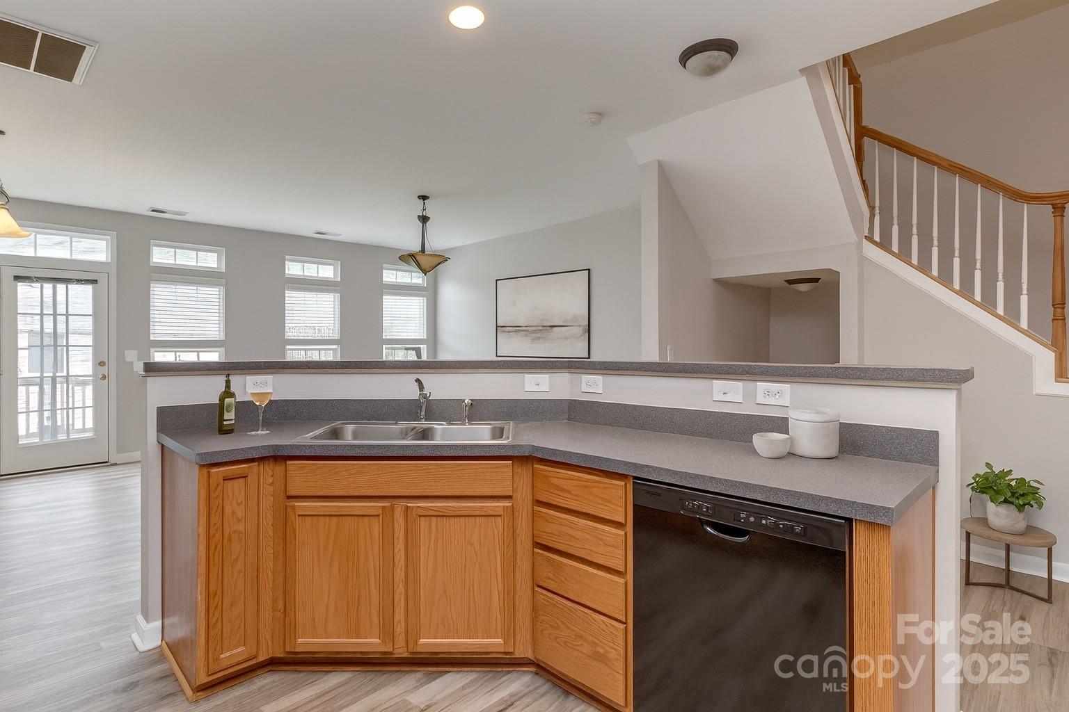 2169 Belle Vernon Avenue Property Photo 14