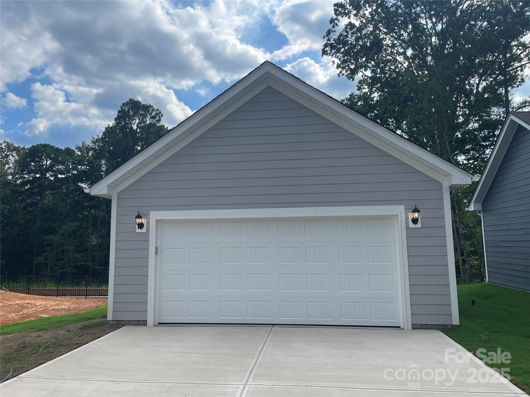 4040 Grommet Court Property Photo 2