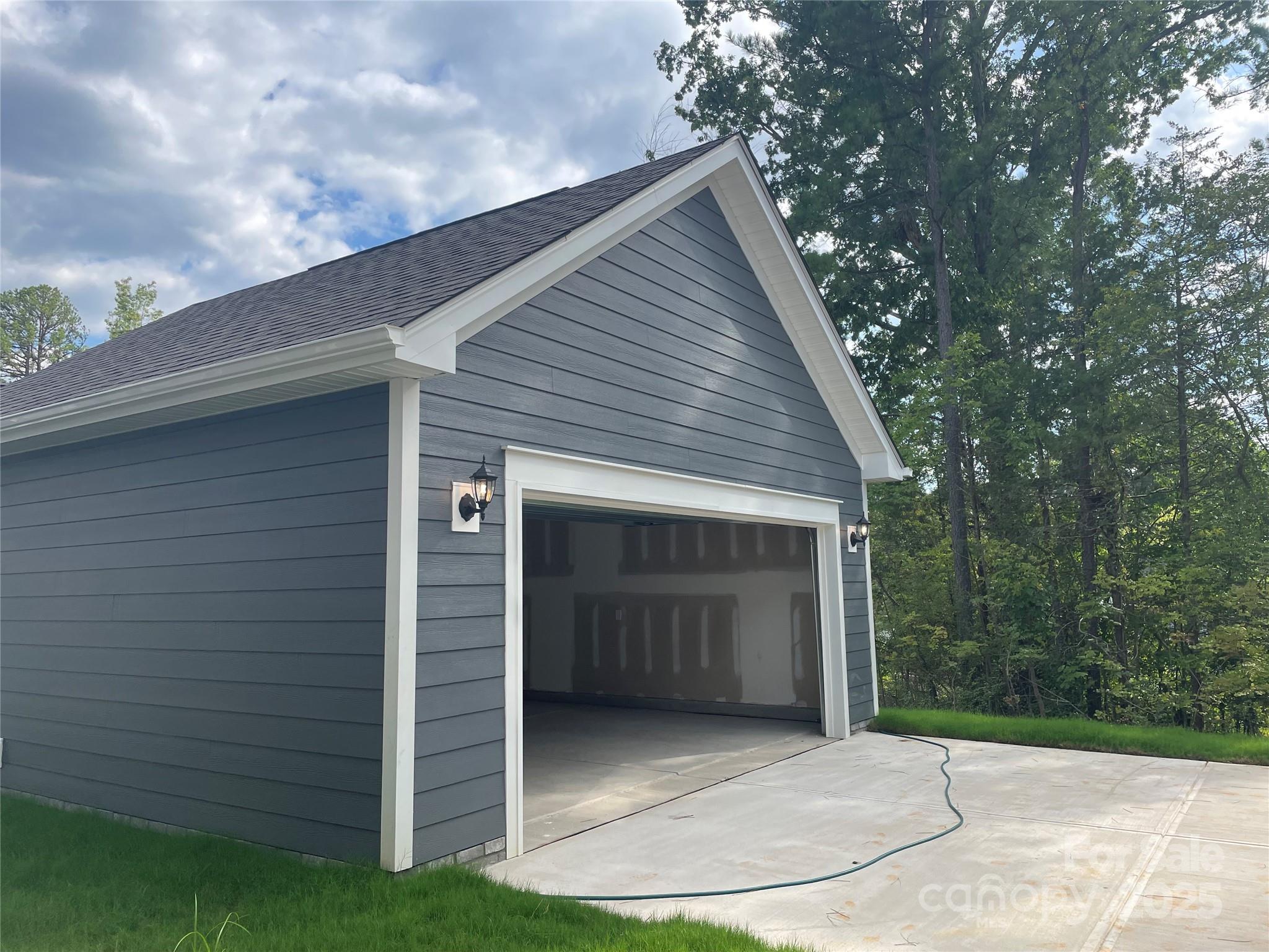 4040 Grommet Court Property Photo 3