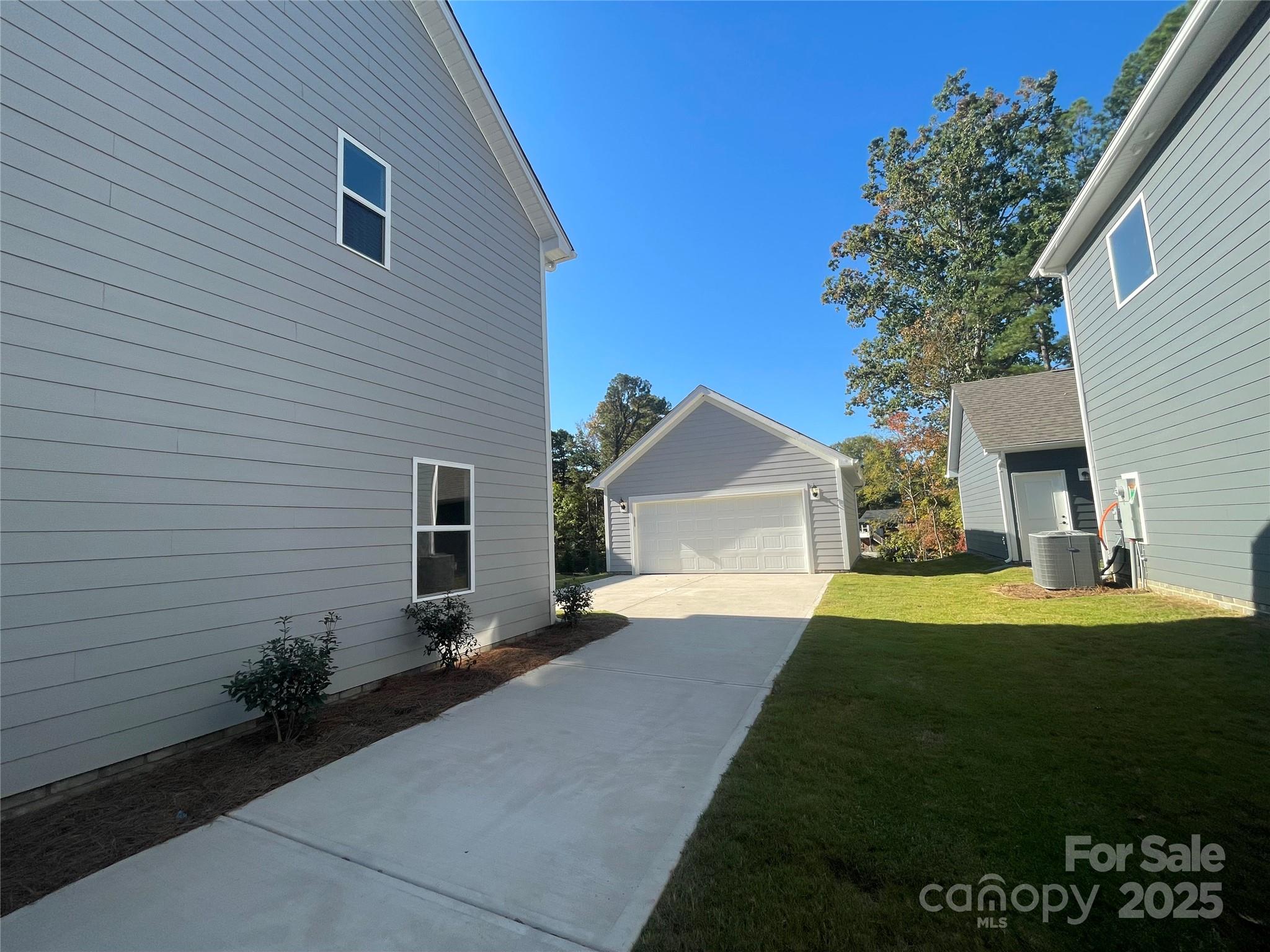 4040 Grommet Court Property Photo 4