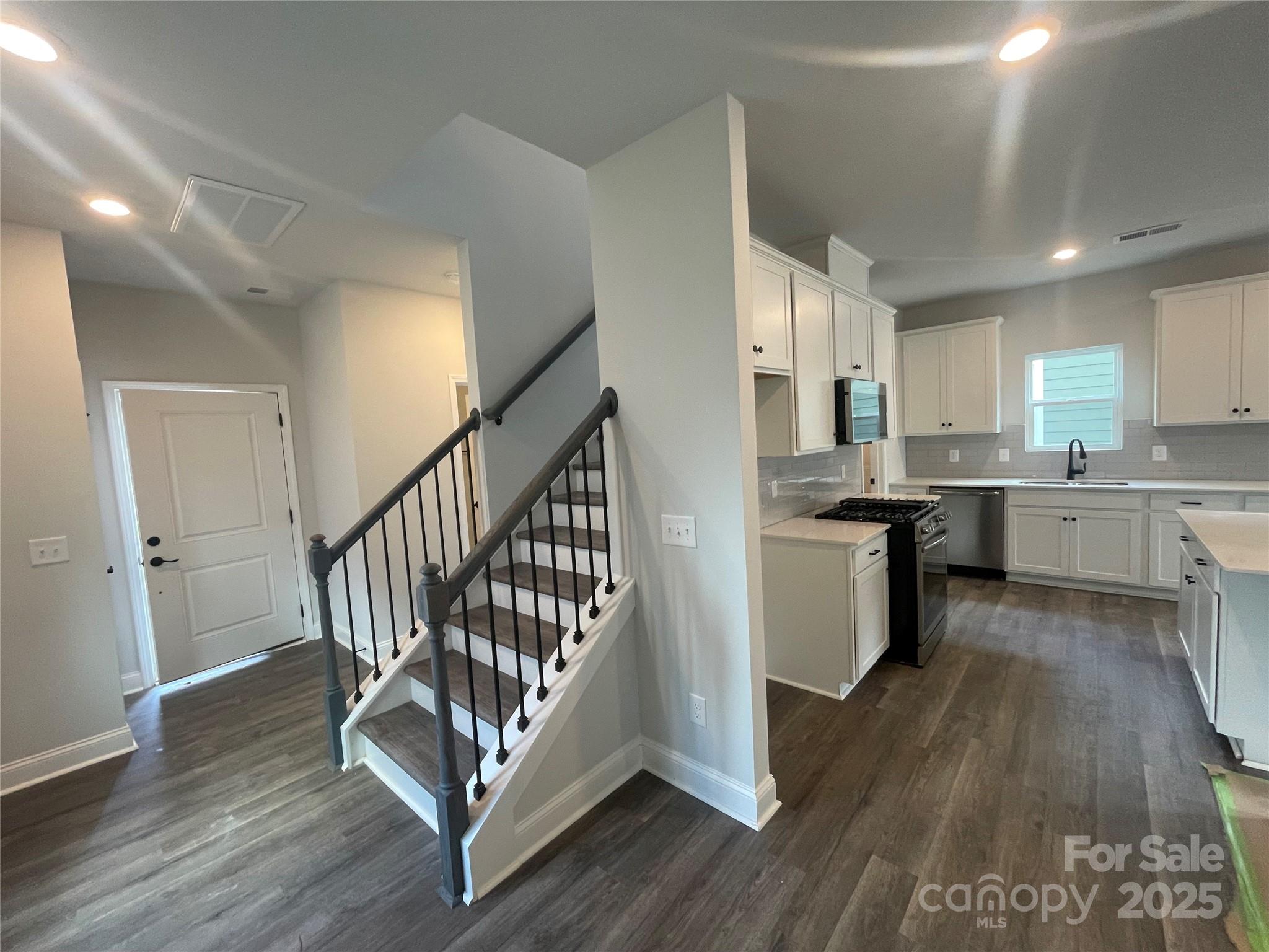 4040 Grommet Court Property Photo 11