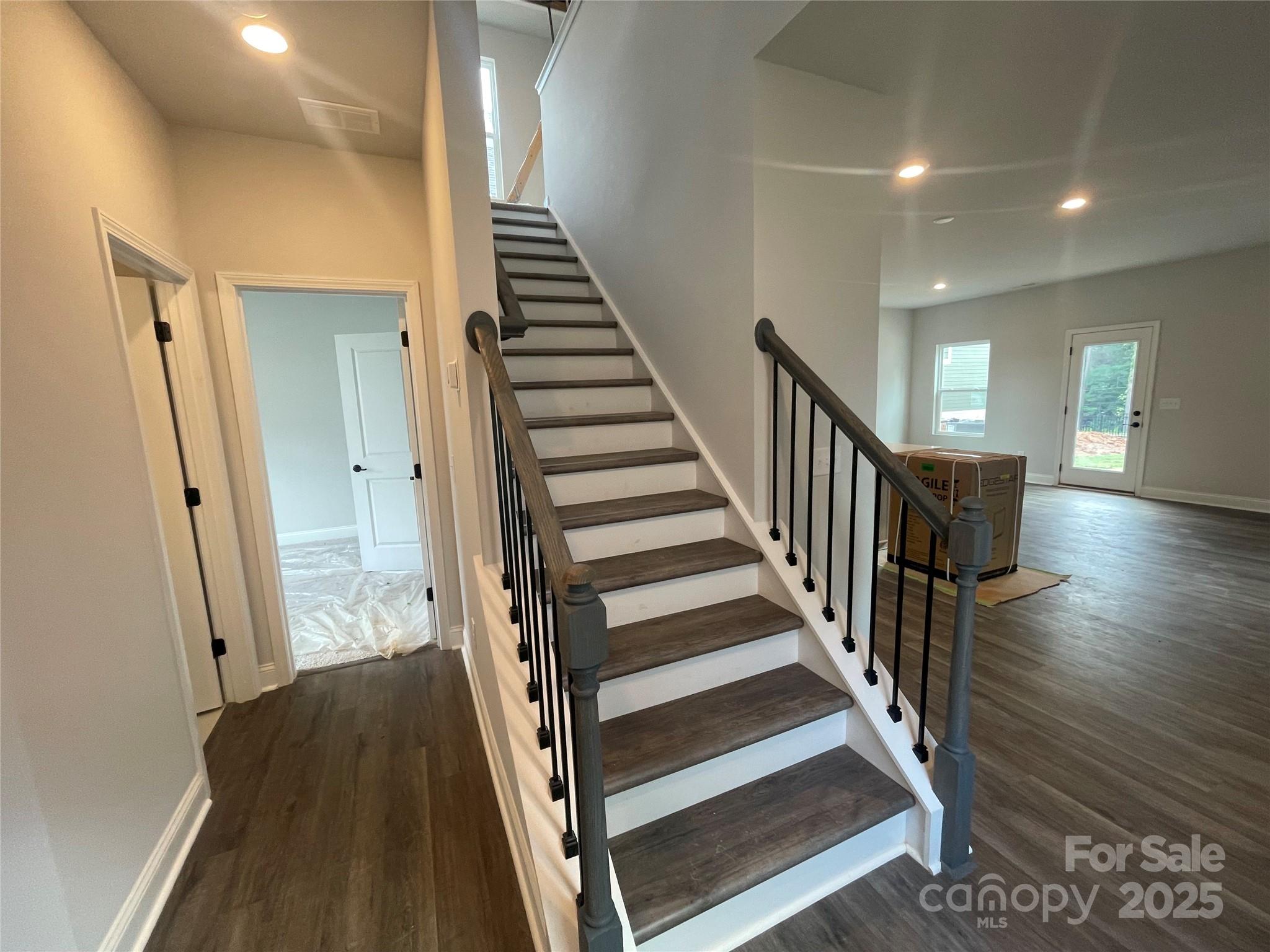 4040 Grommet Court Property Photo 12