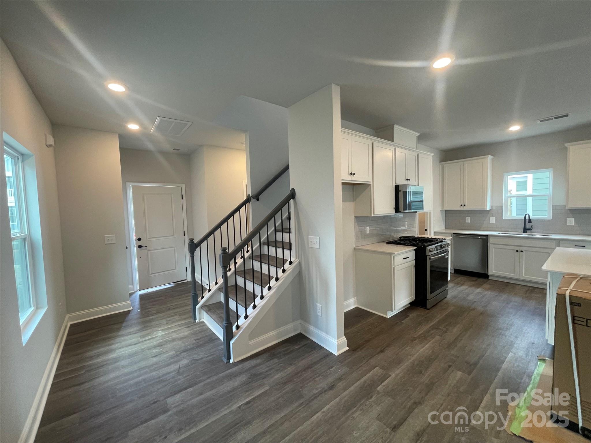 4040 Grommet Court Property Photo 13