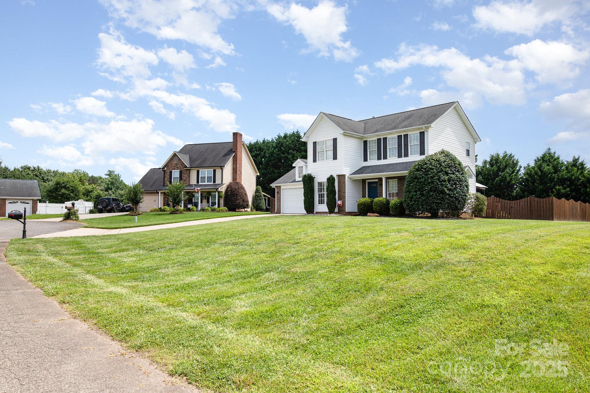600 Capella Court Property Photo 3