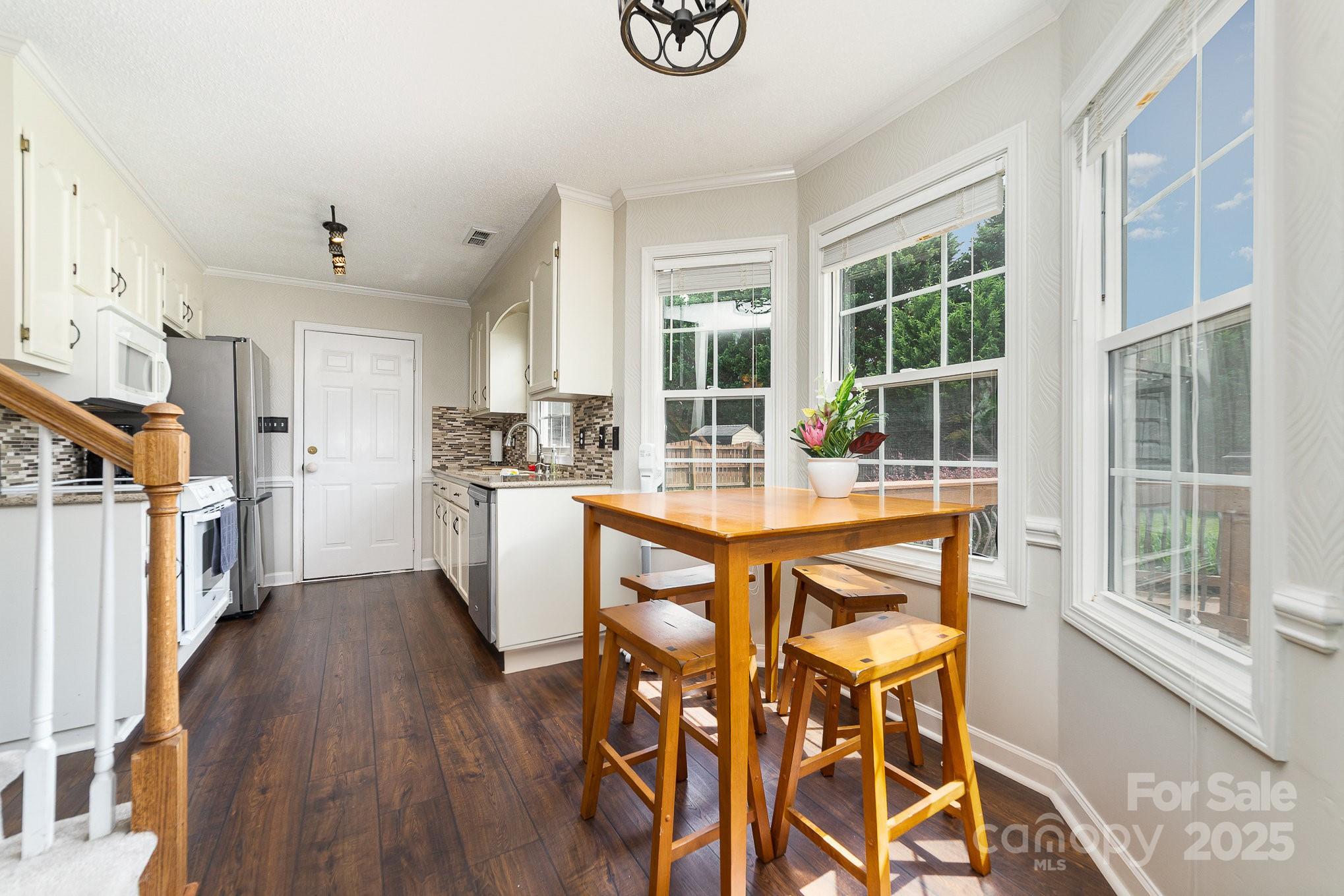 600 Capella Court Property Photo 13
