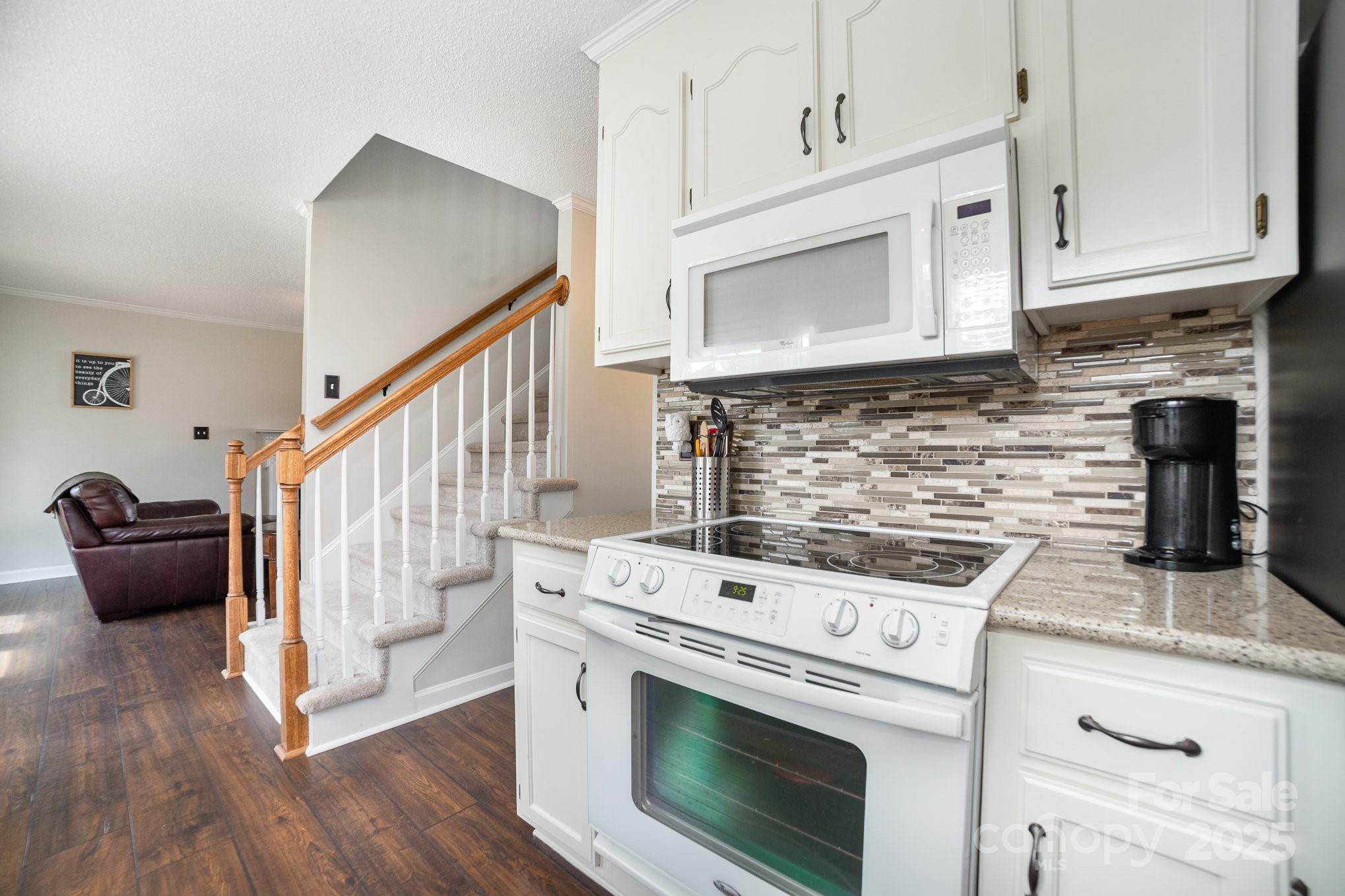 600 Capella Court Property Photo 15