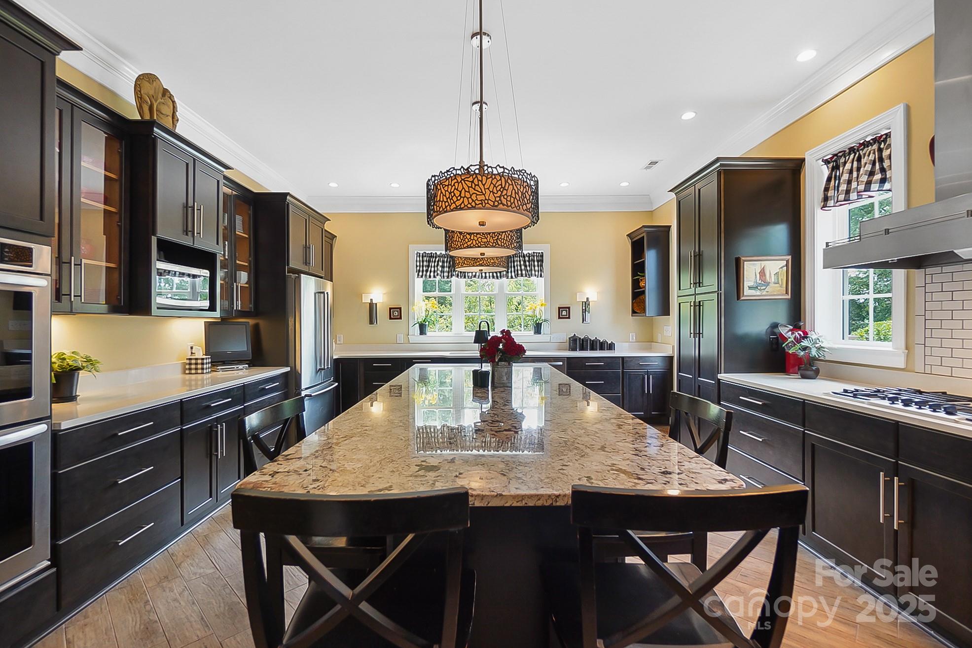 2354 Valelake Road Property Photo 6