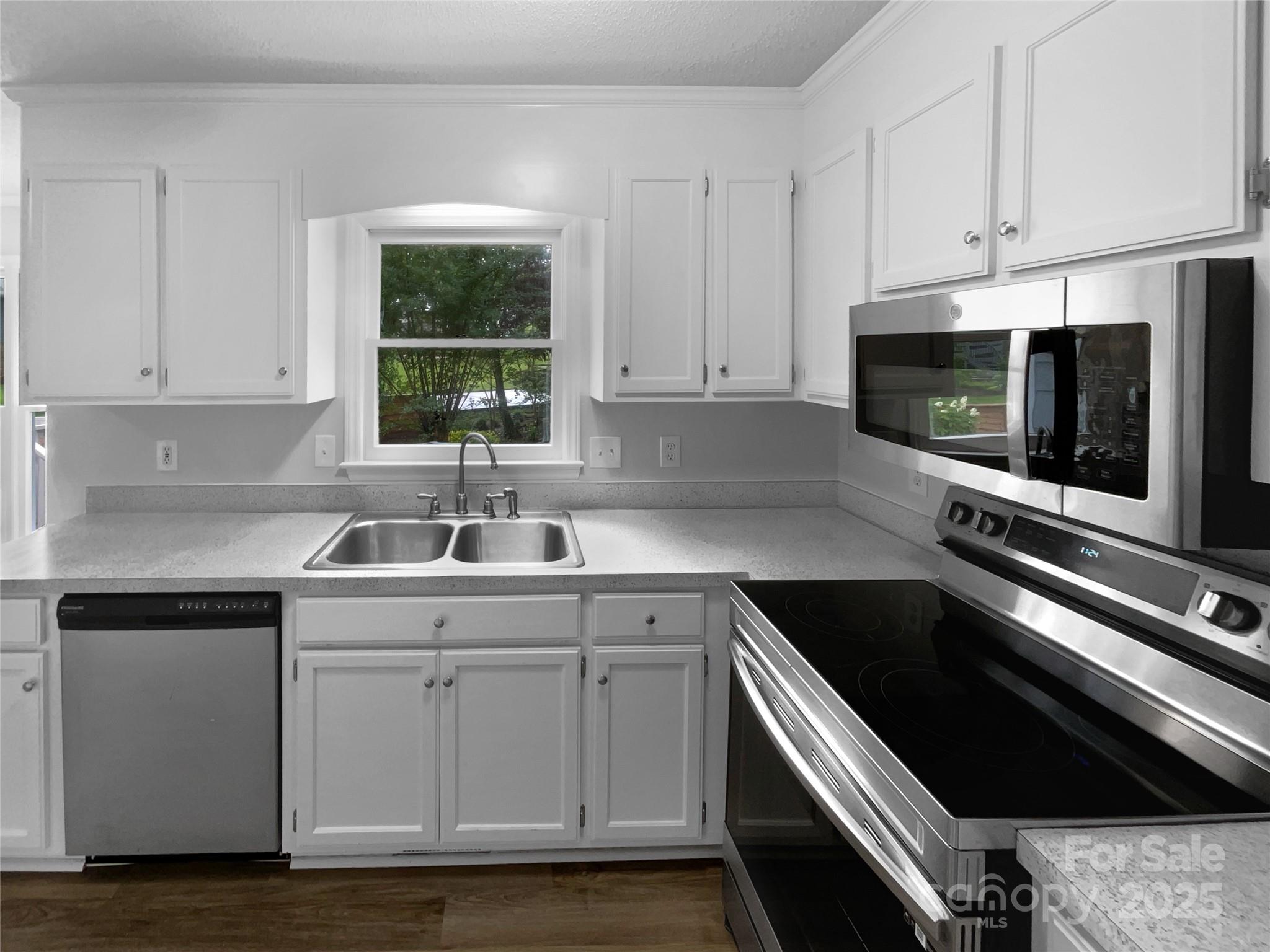 124 Creek Hollow Trail Property Photo 5