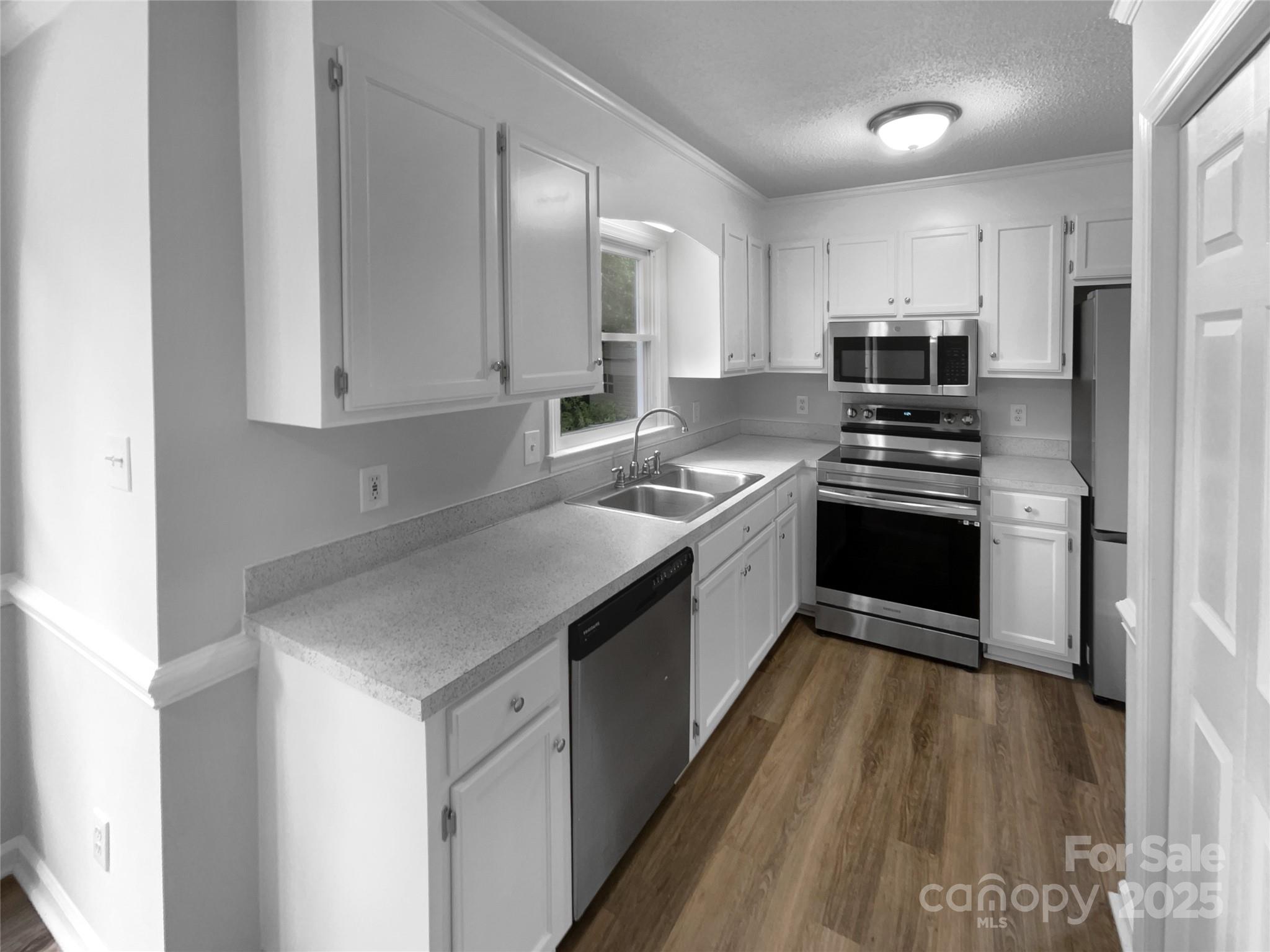 124 Creek Hollow Trail Property Photo 8