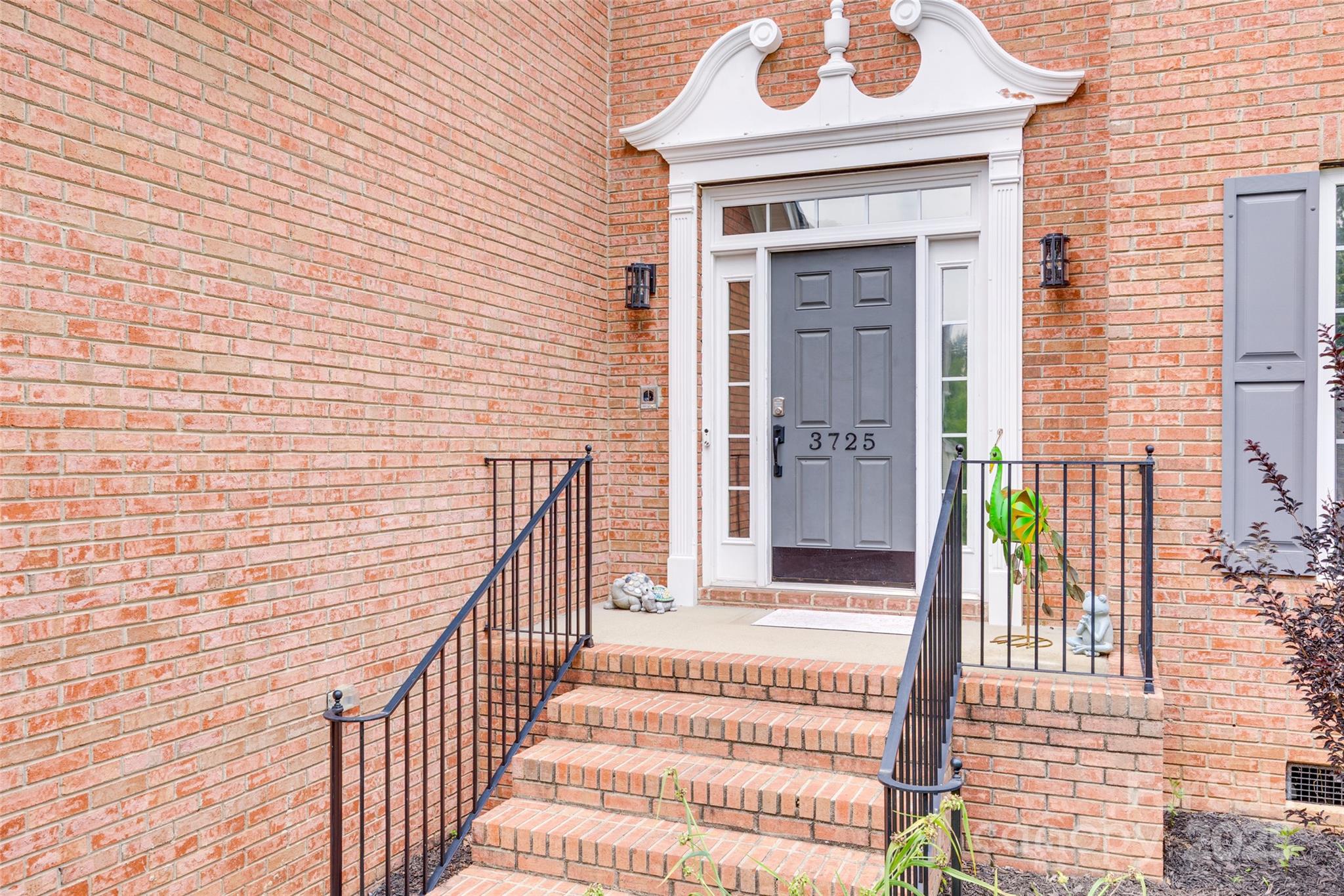 3725 Leela Palace Way Property Photo 2