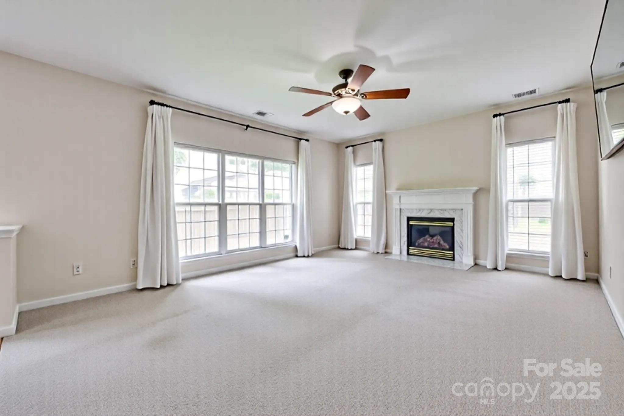 3725 Leela Palace Way Property Photo 8