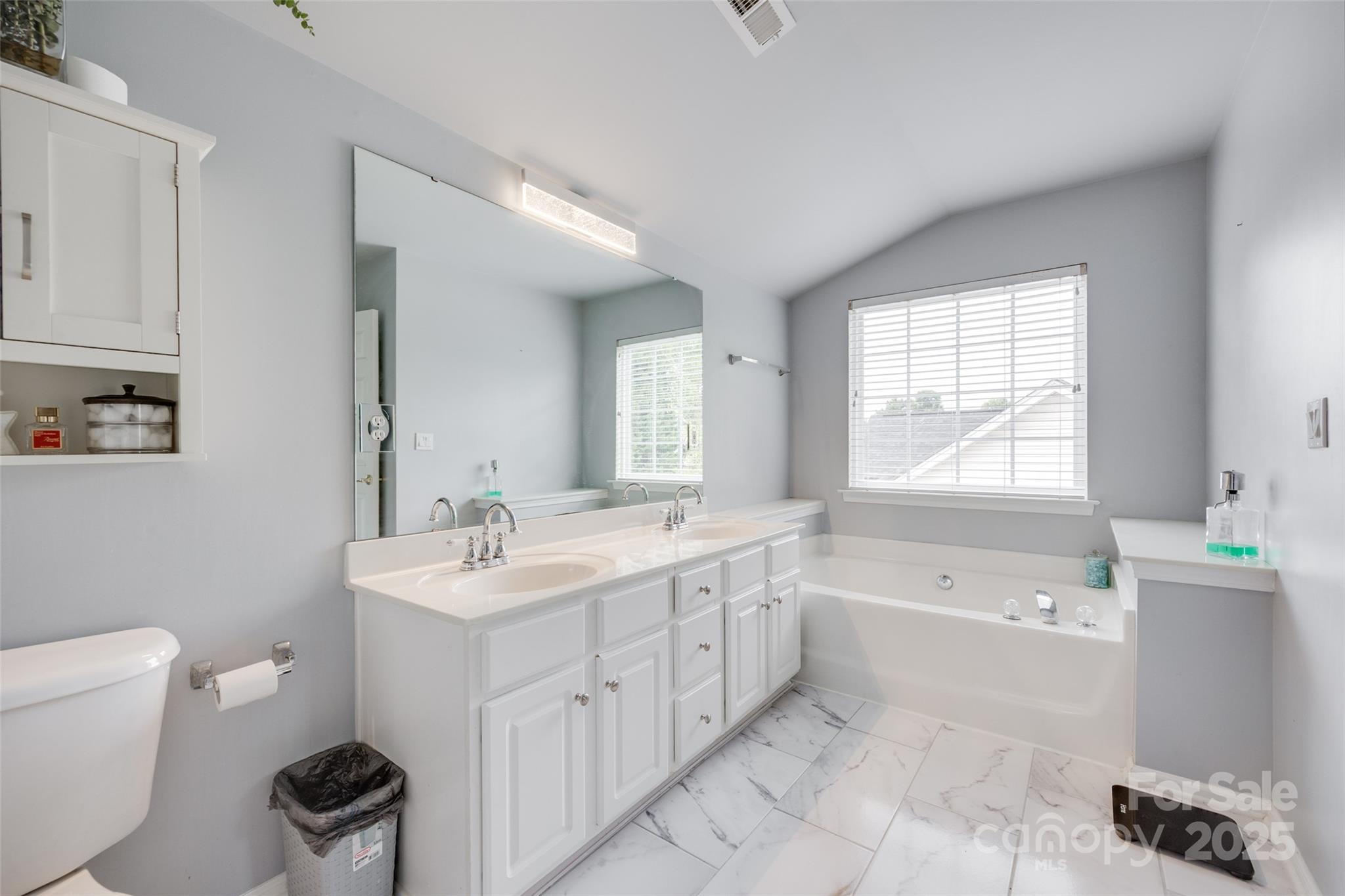 3725 Leela Palace Way Property Photo 19